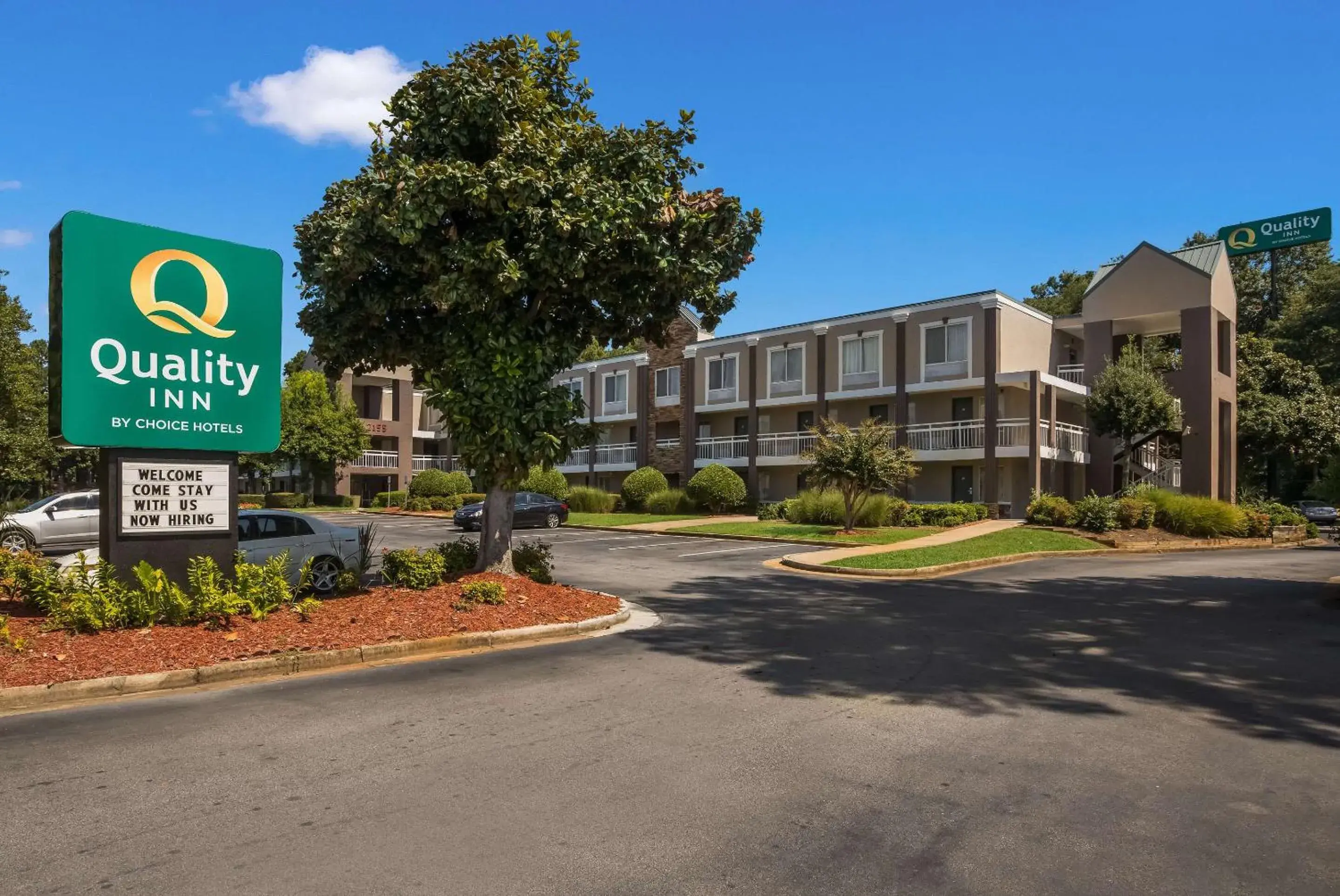 Property building in Quality Inn Northlake Property building in Quality Inn Northlake