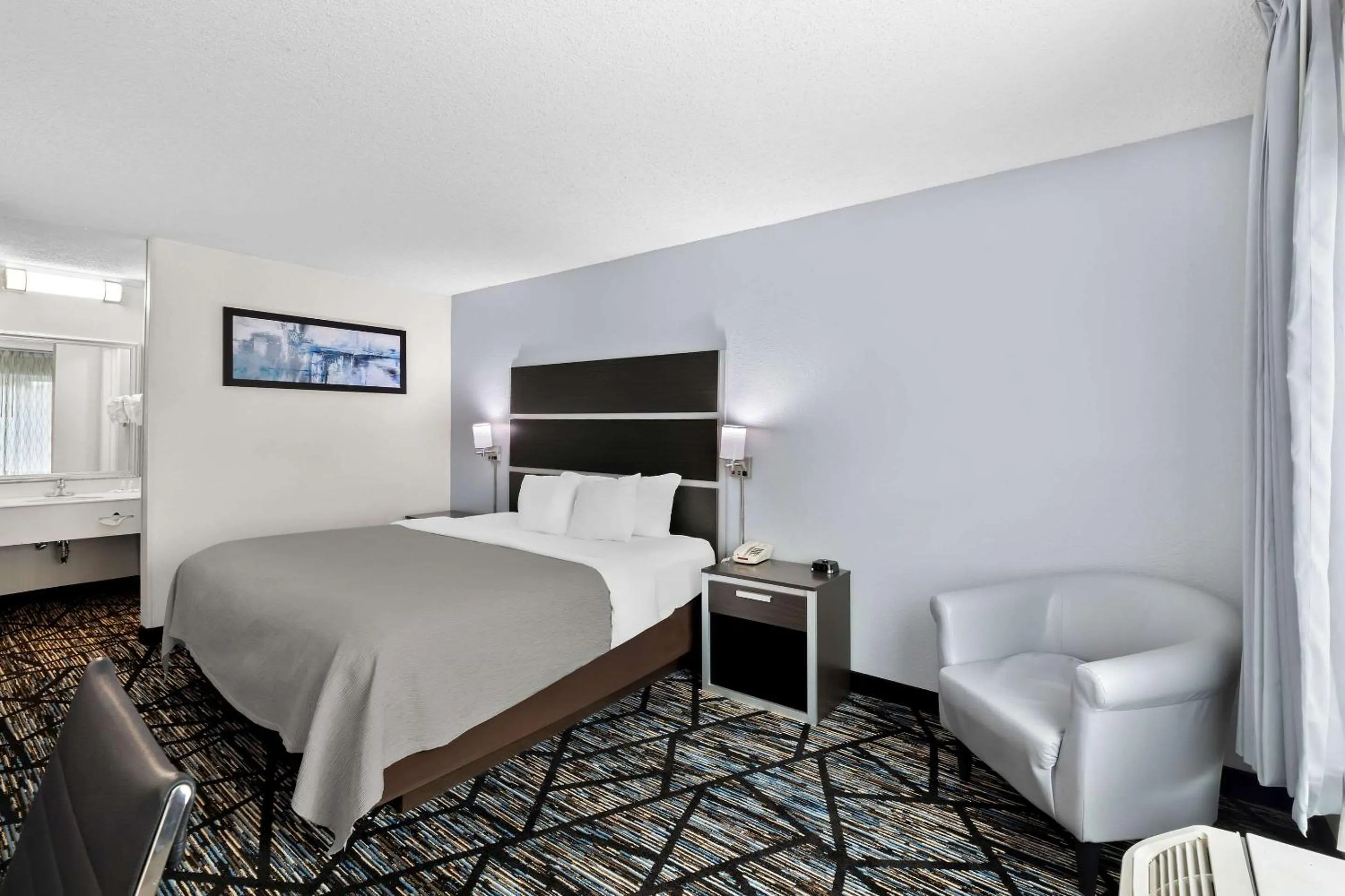 Bedroom, Bed in Quality Inn Northlake