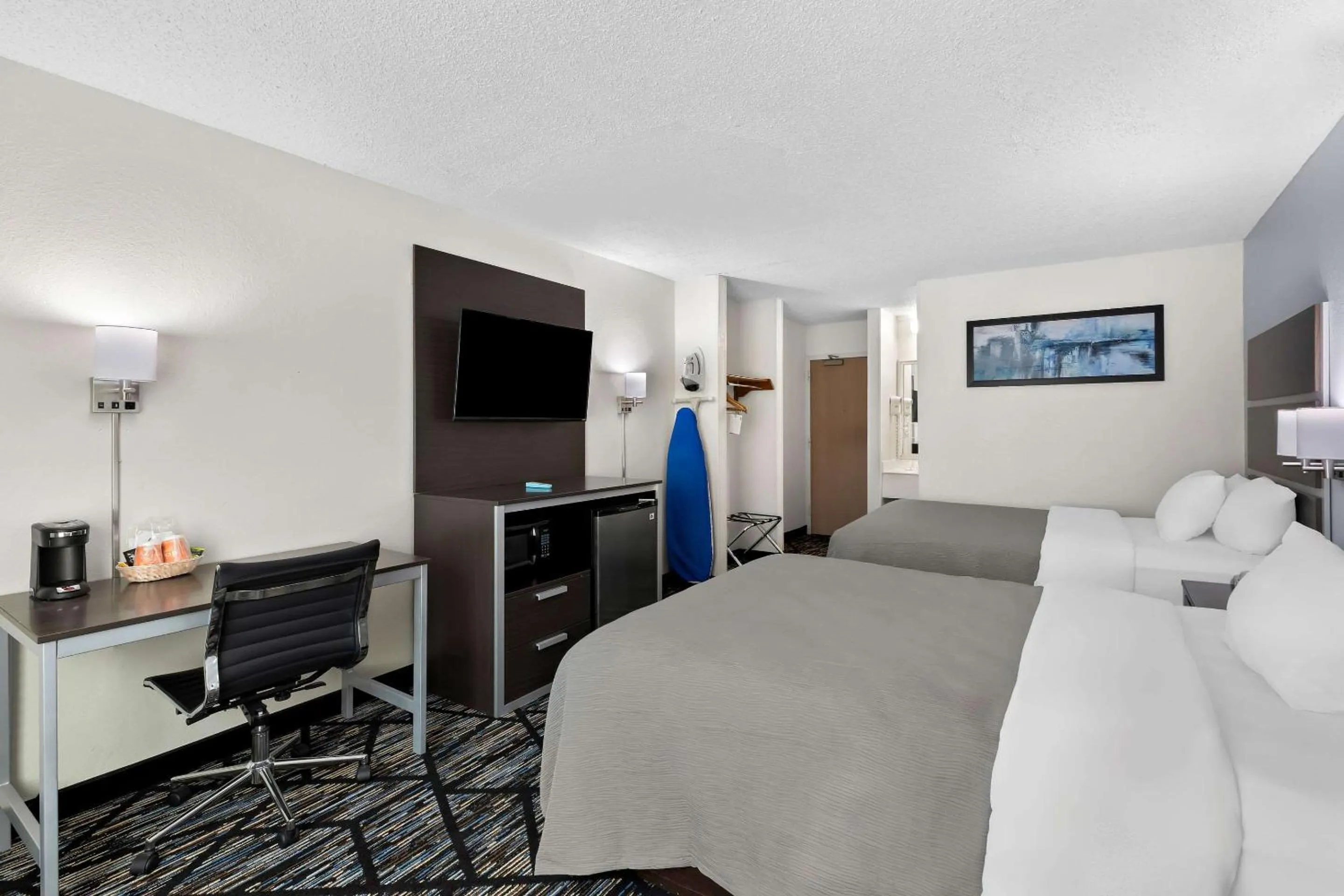 Bedroom, Bed in Quality Inn Northlake