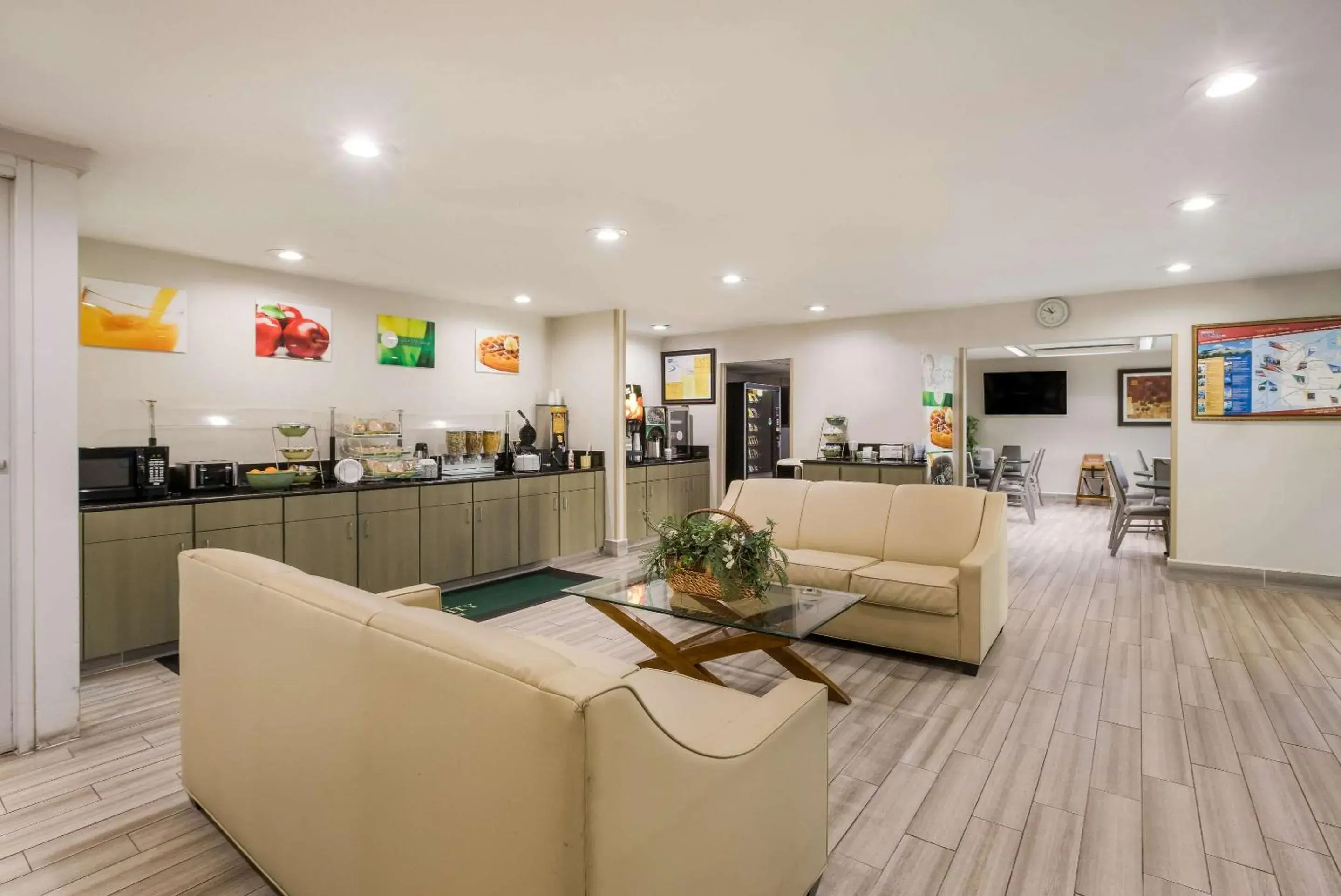 Lobby or reception in Quality Inn Northlake Lobby or reception in Quality Inn Northlake