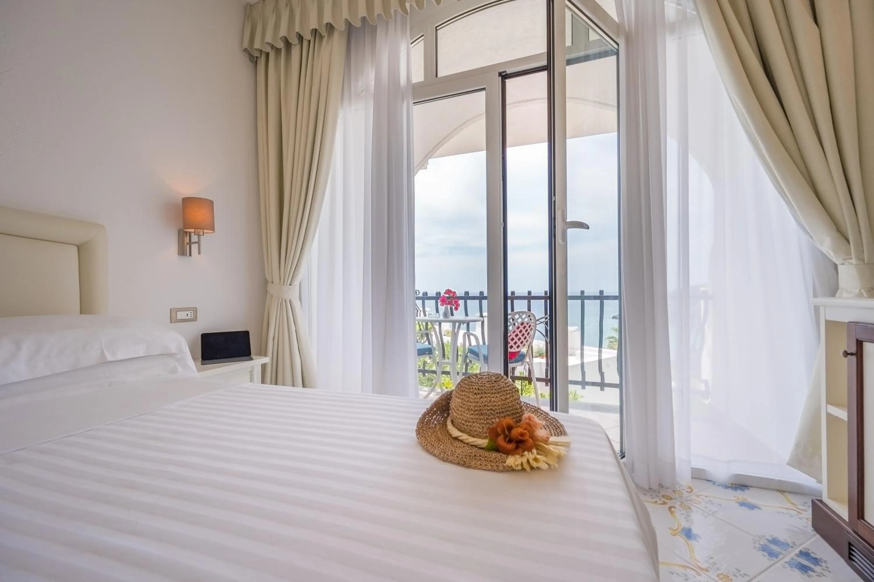 Bed in Grand Hotel Le Rocce