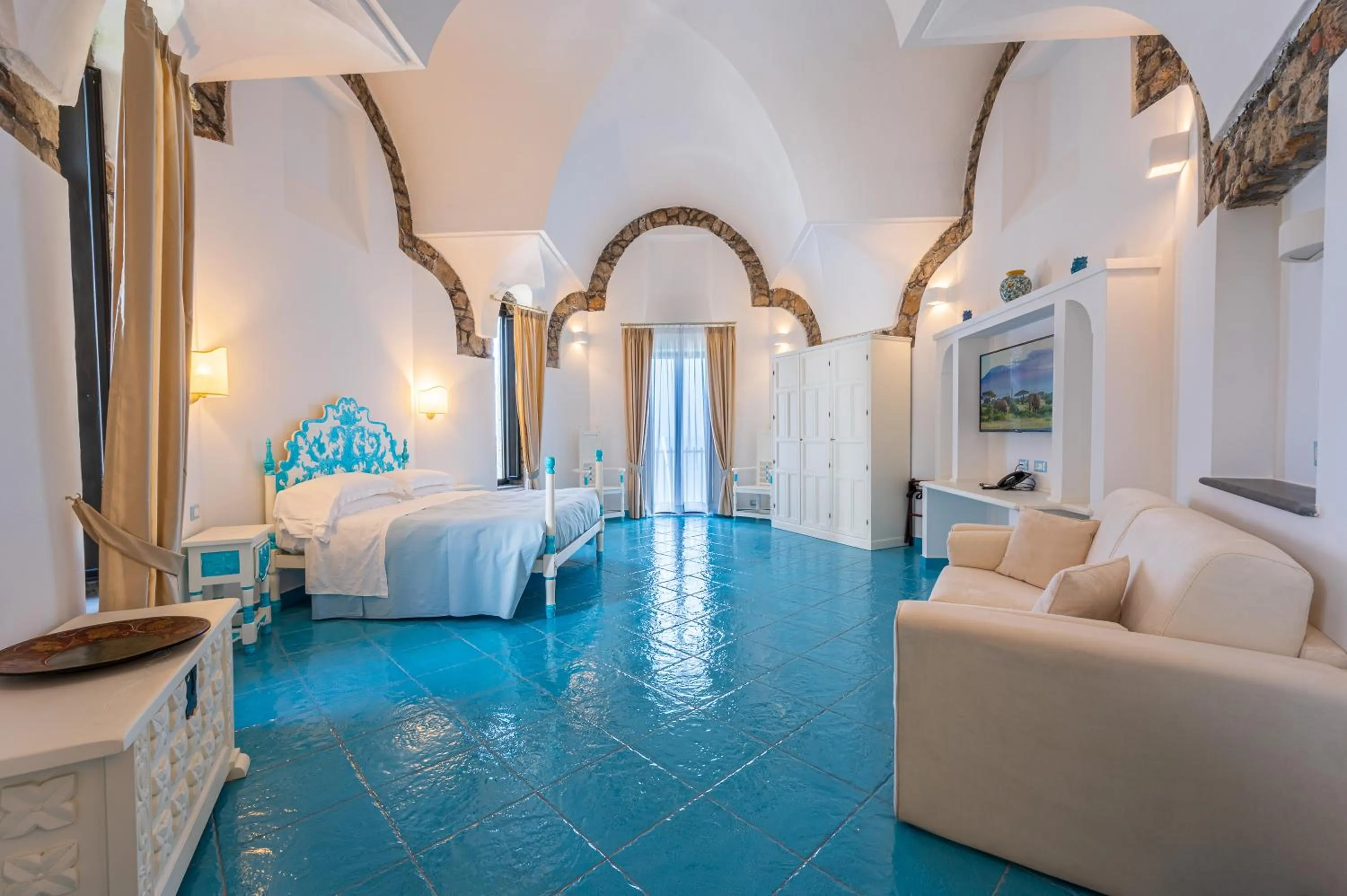 Bed in Grand Hotel Le Rocce