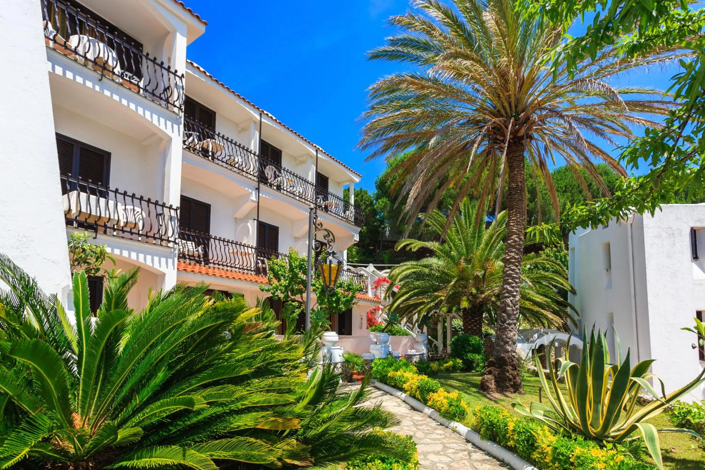 Patio in Grand Hotel Le Rocce