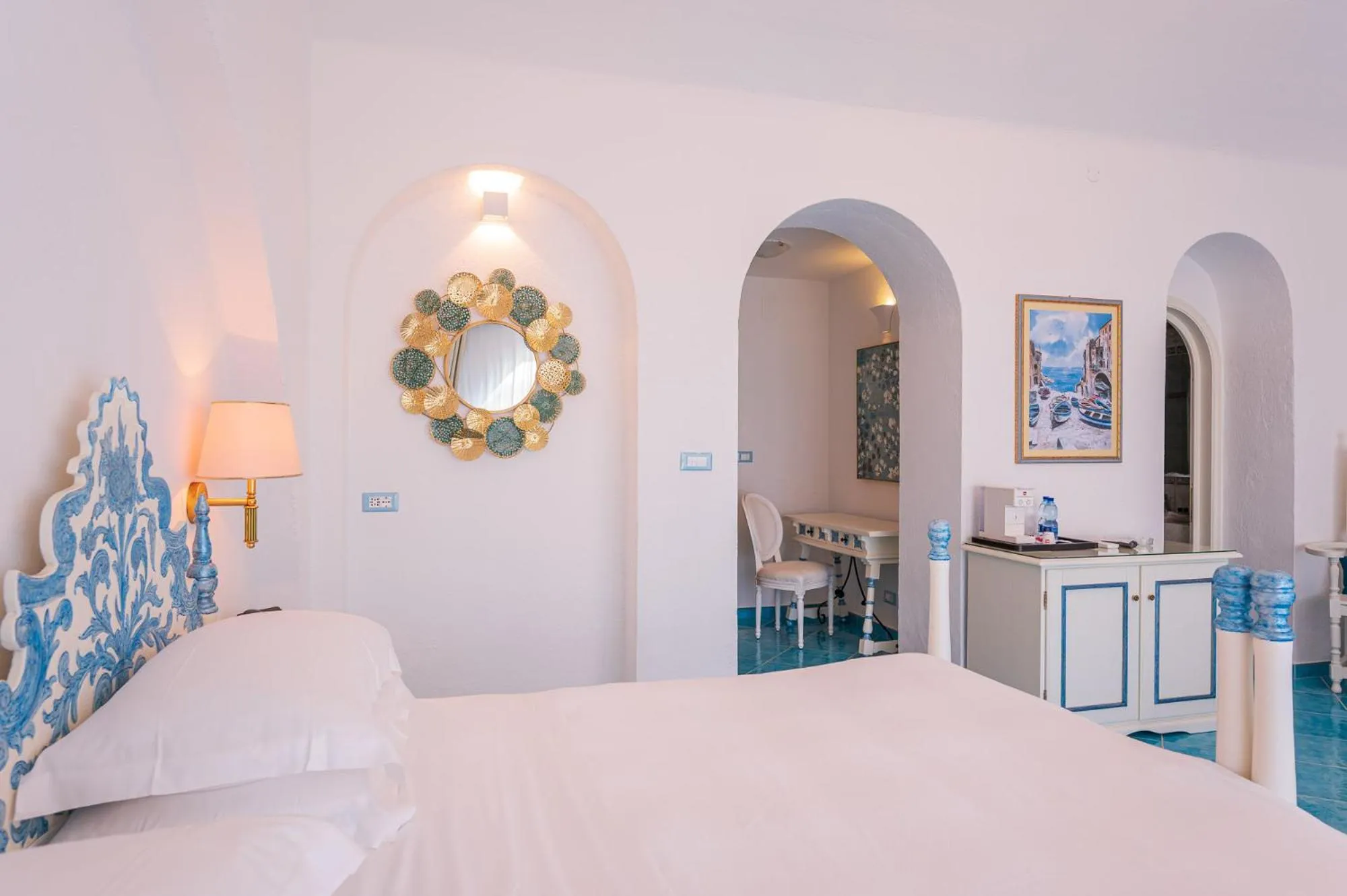 Bed in Grand Hotel Le Rocce