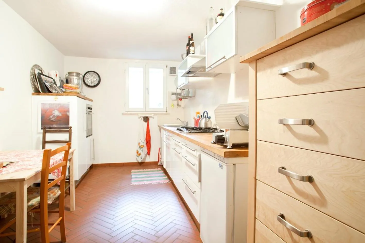 Communal kitchen in B&B Mama Rò