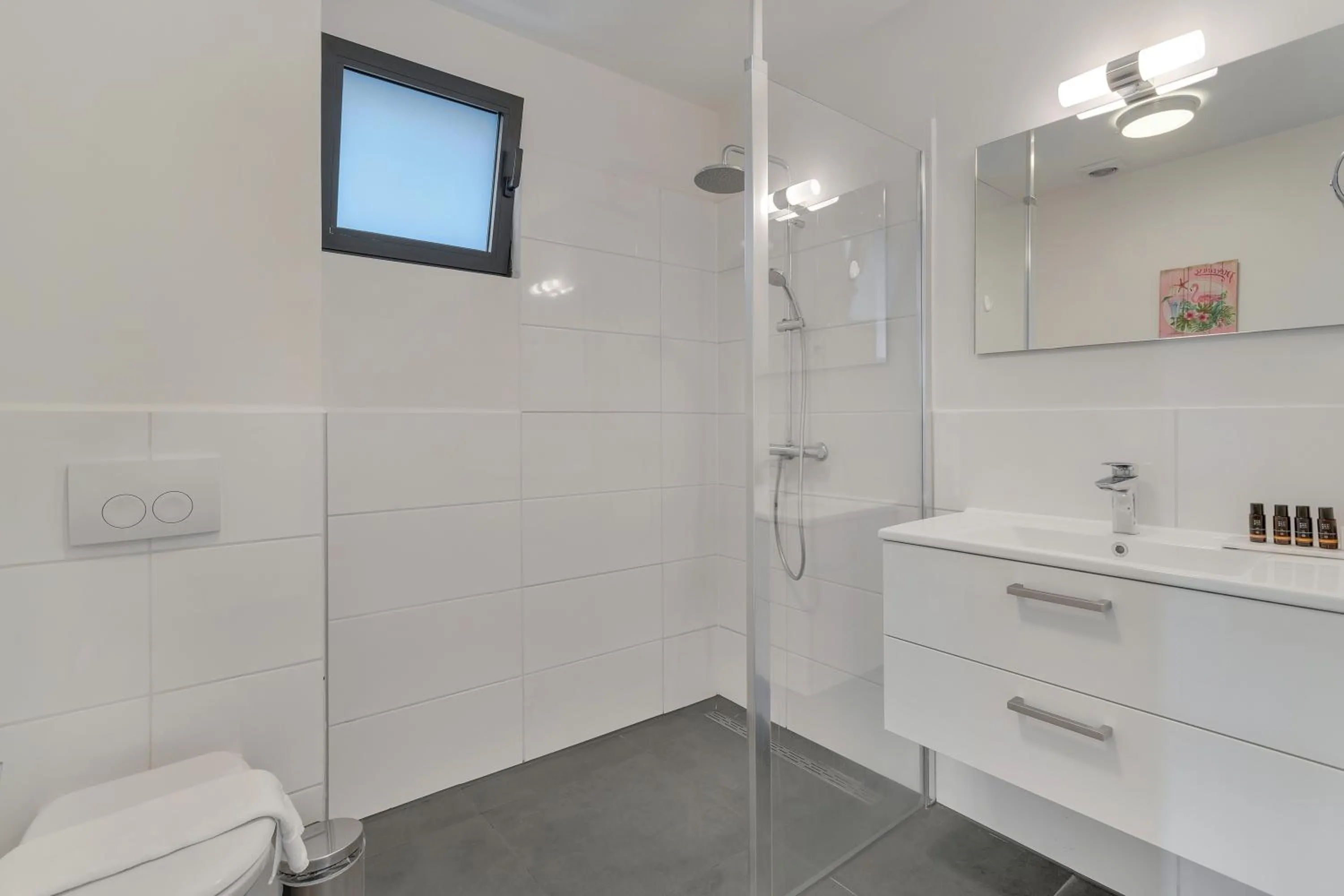 Bathroom in Grand Windsock Bonaire