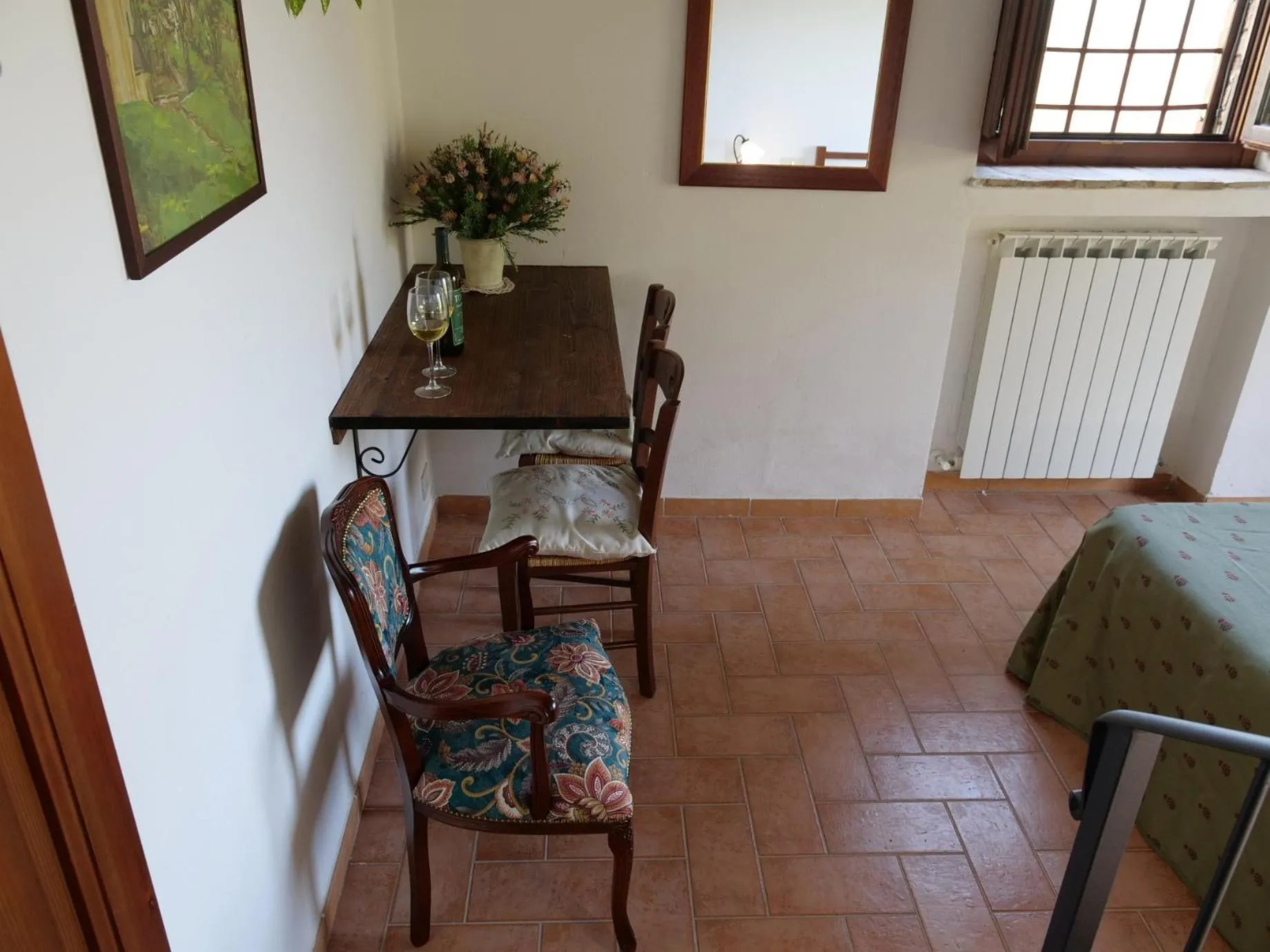 Decorative detail in Agriturismo Montegonfoli