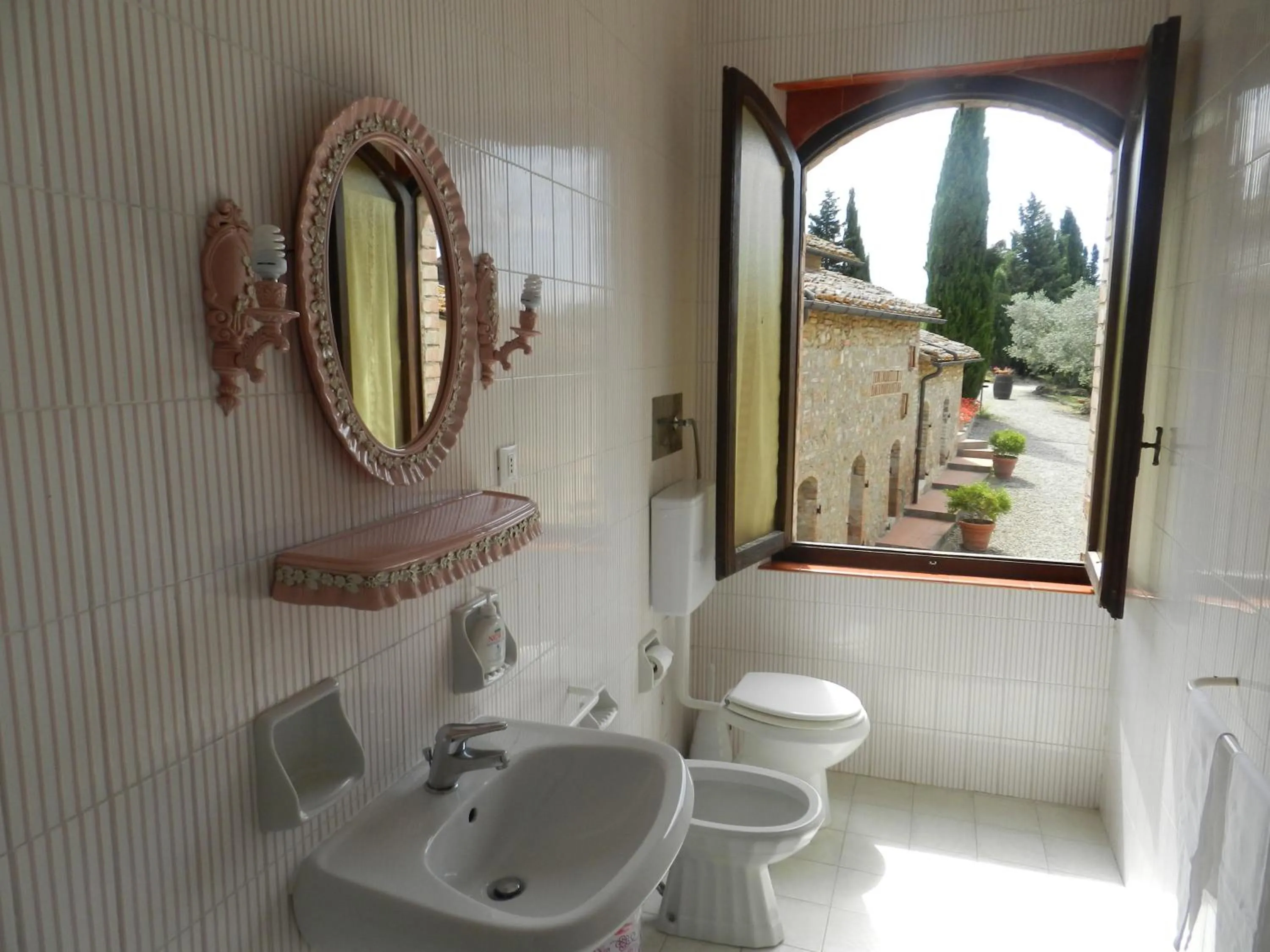 Toilet in Agriturismo Montegonfoli