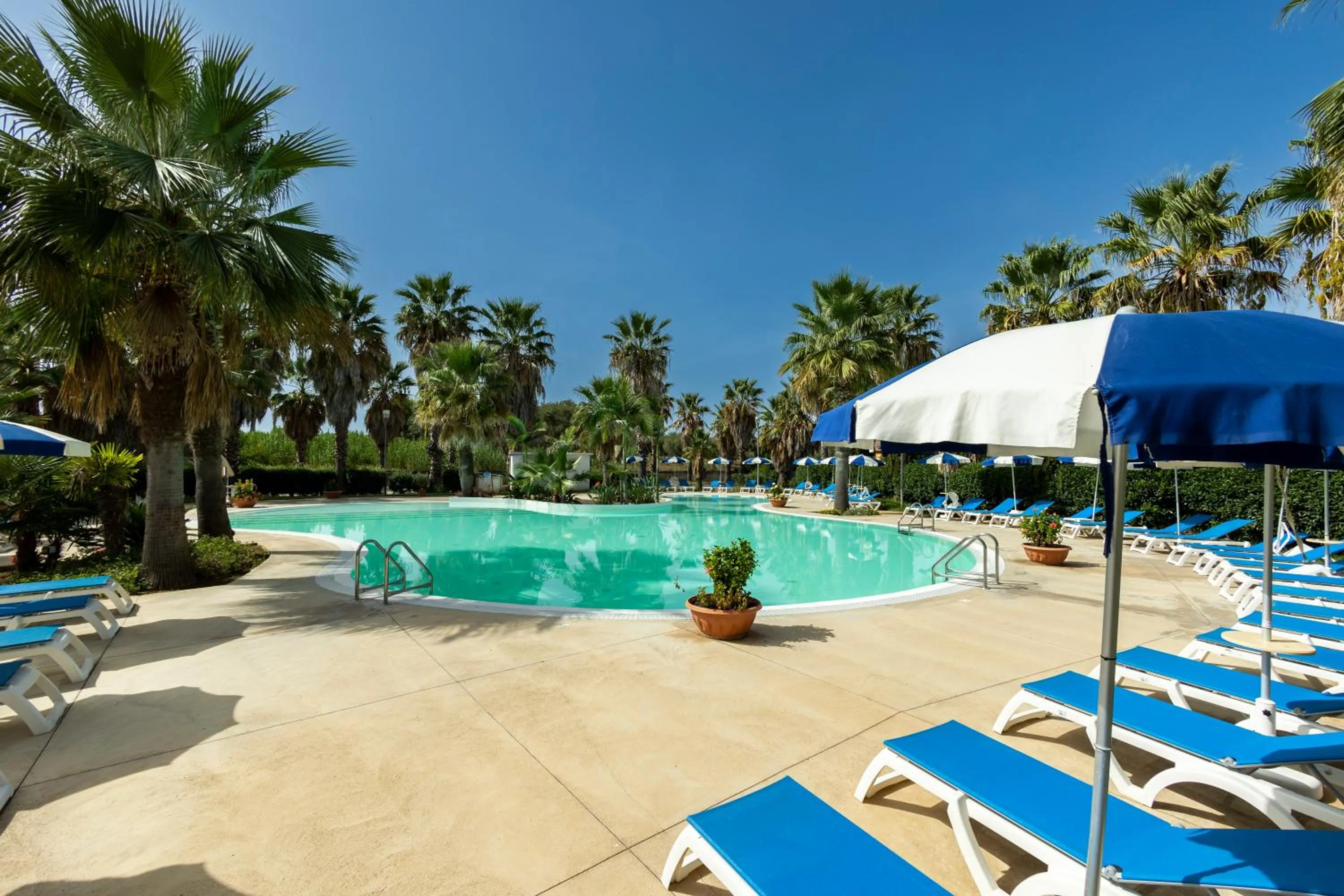 Swimming pool in Prince Franklyn Hotel