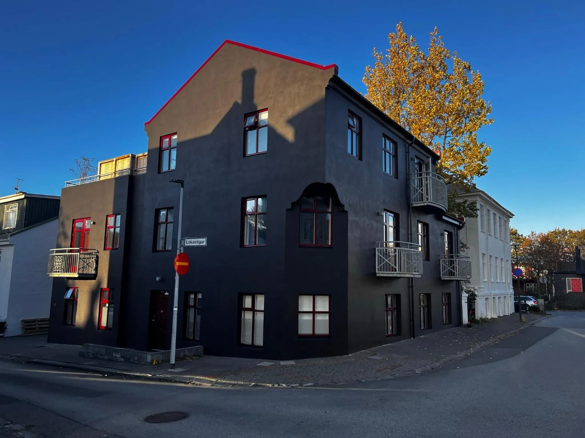 Baldur Apartments