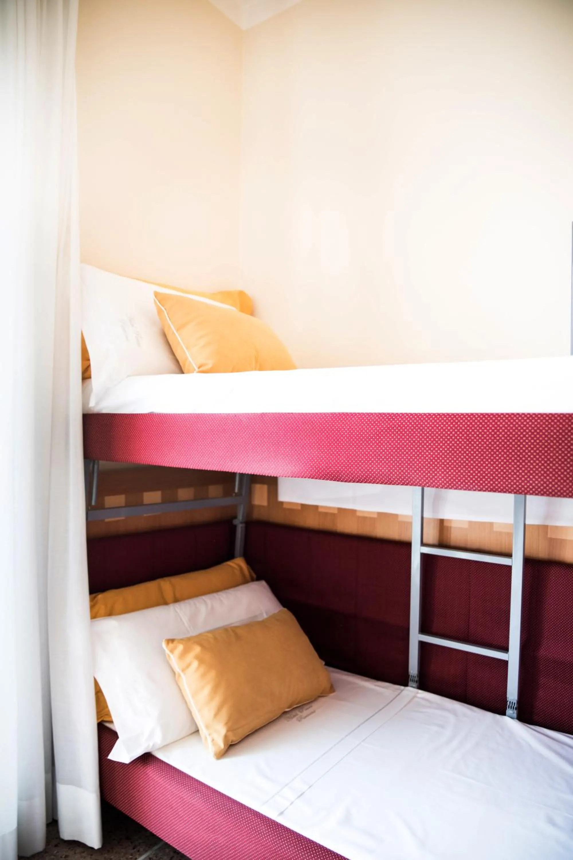 bunk bed, Bed in Hotel Parco
