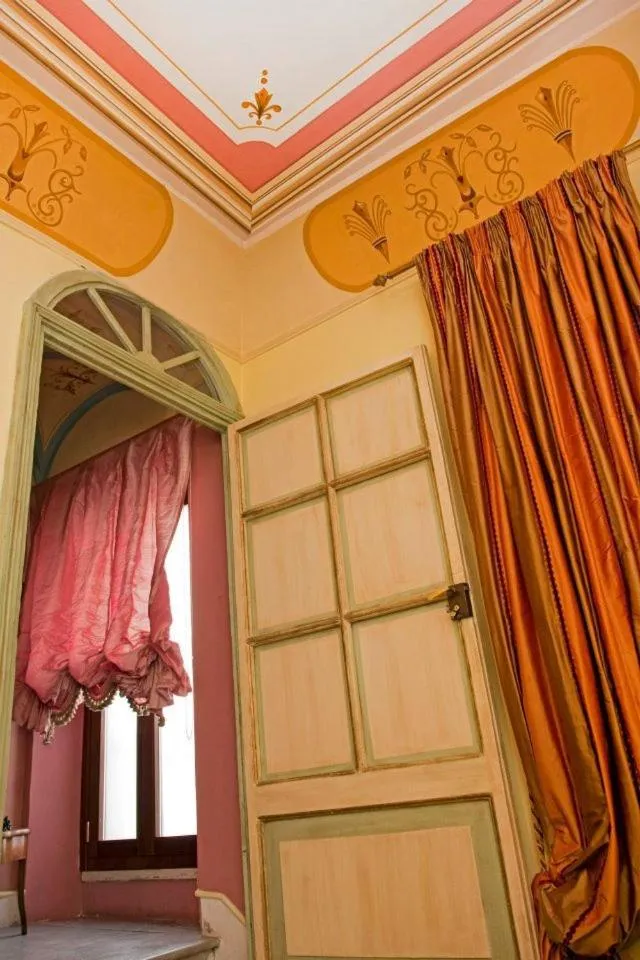 Day in Palazzo Maggiore