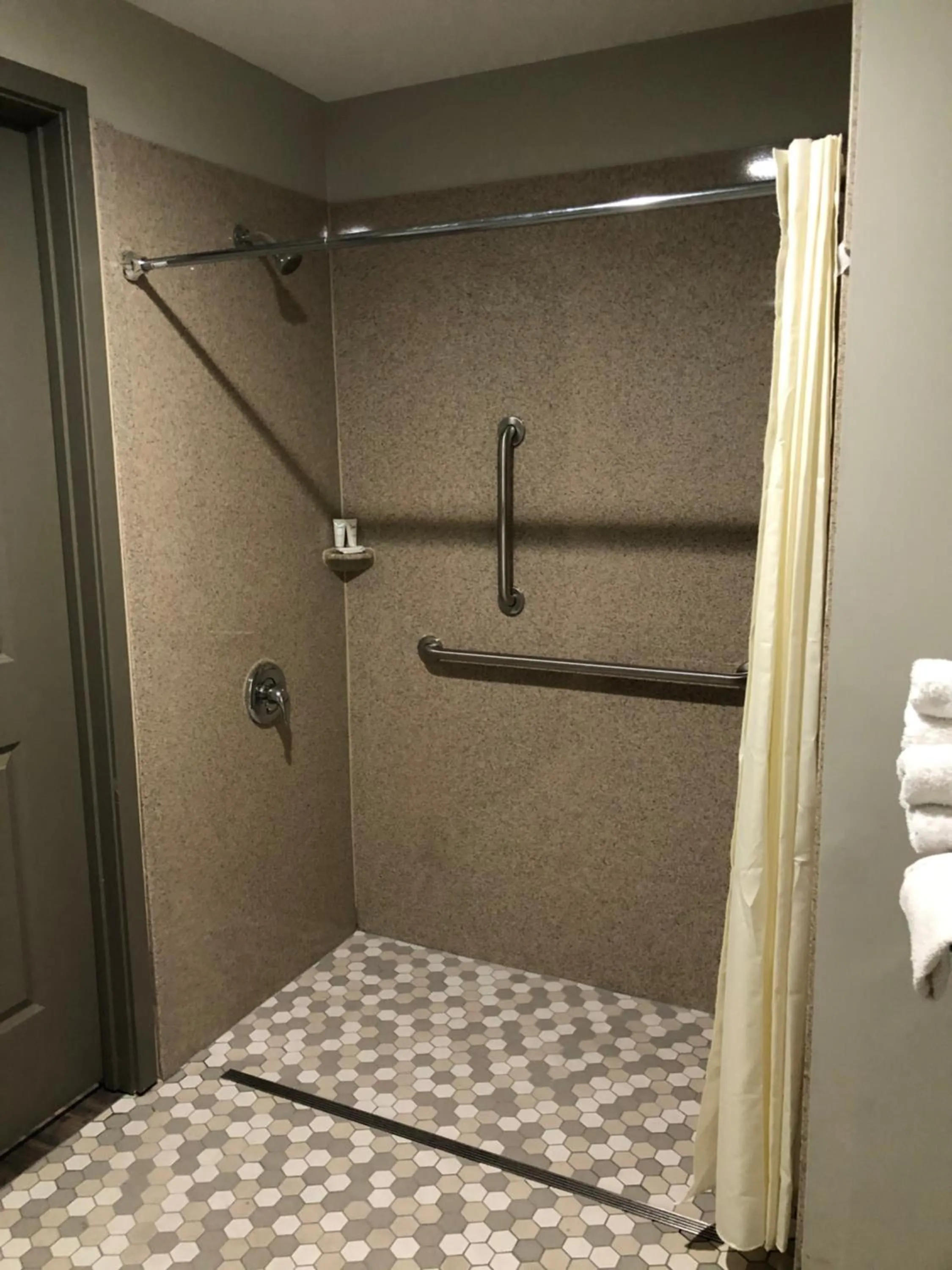 Bed in BEL AIR MOTEL