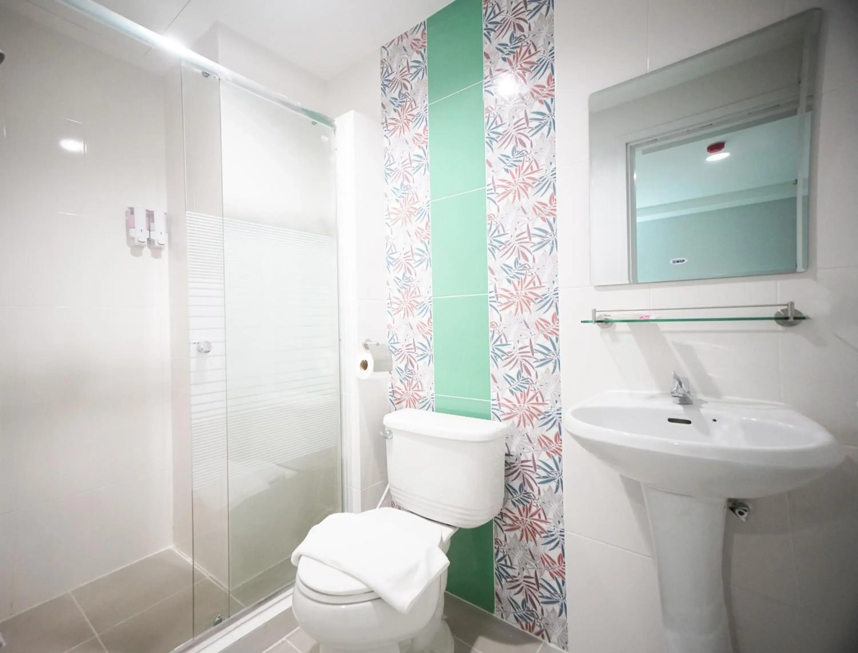 Twin Room with Bathroom in The Willing Hotel and Residence Twin Room with Bathroom in The Willing Hotel and Residence