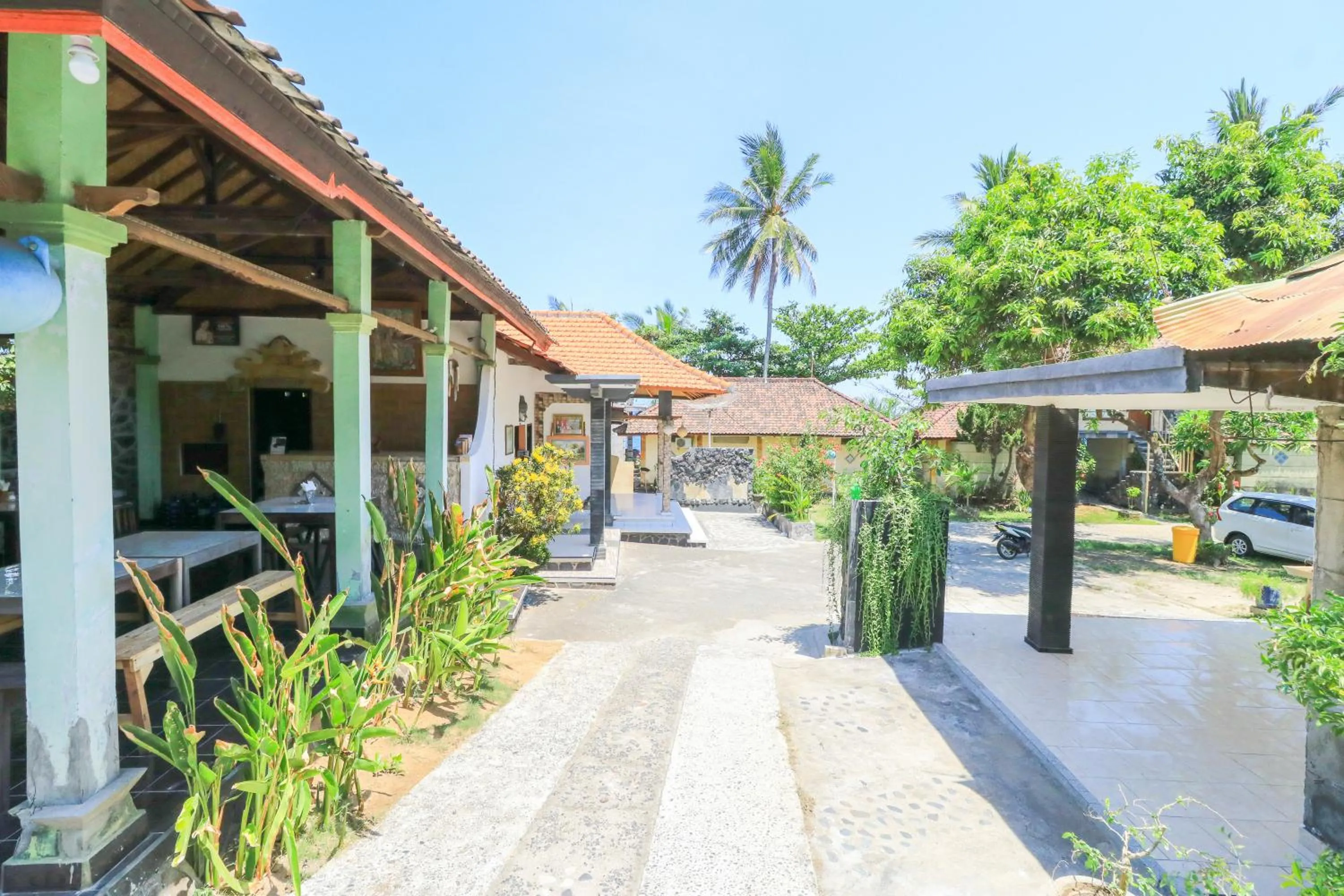 Property building in Hotel Tara Bar & Resto Air Sanih