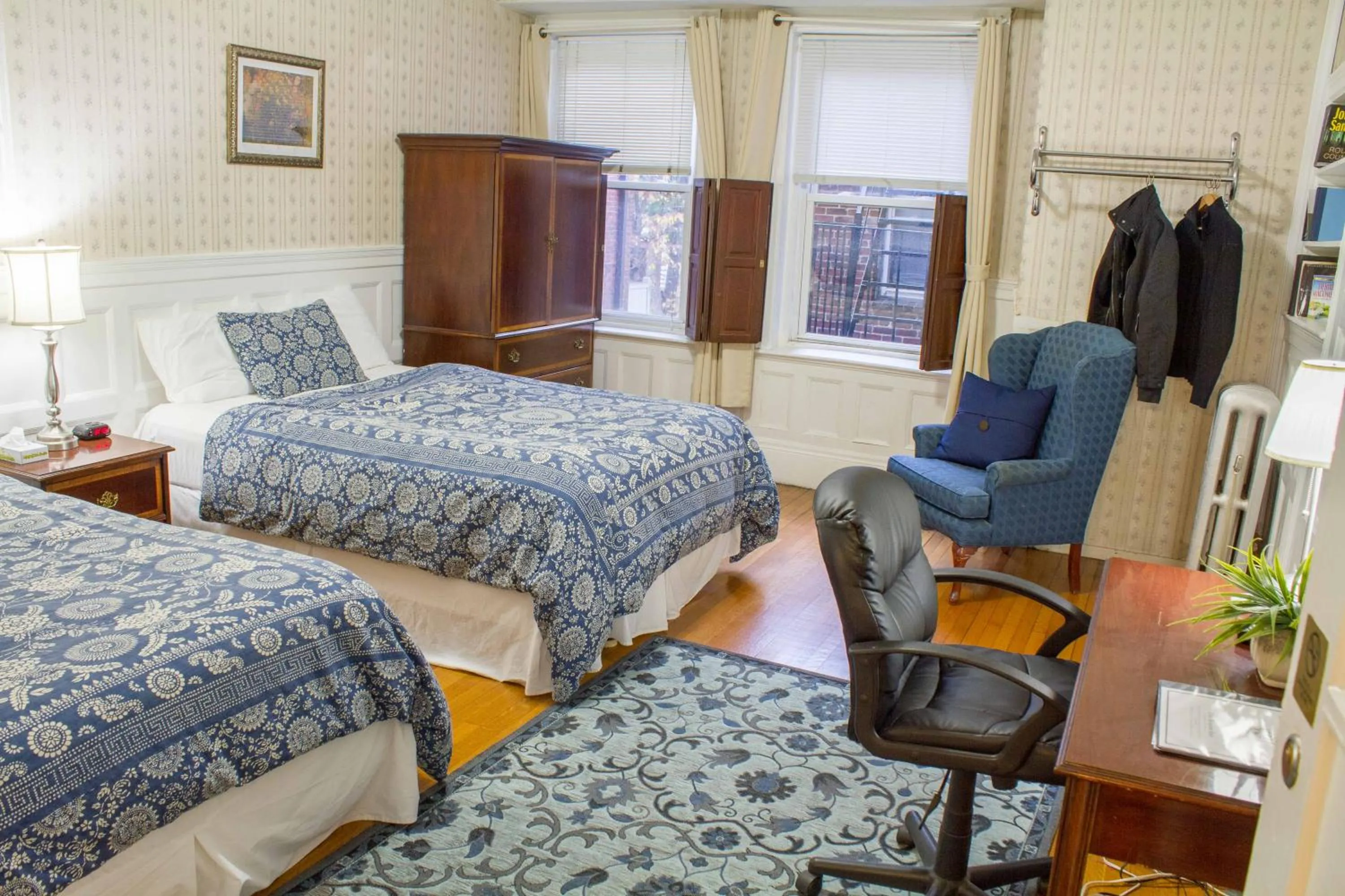 Photo of the whole room, Bed in Beacon Inn 1750