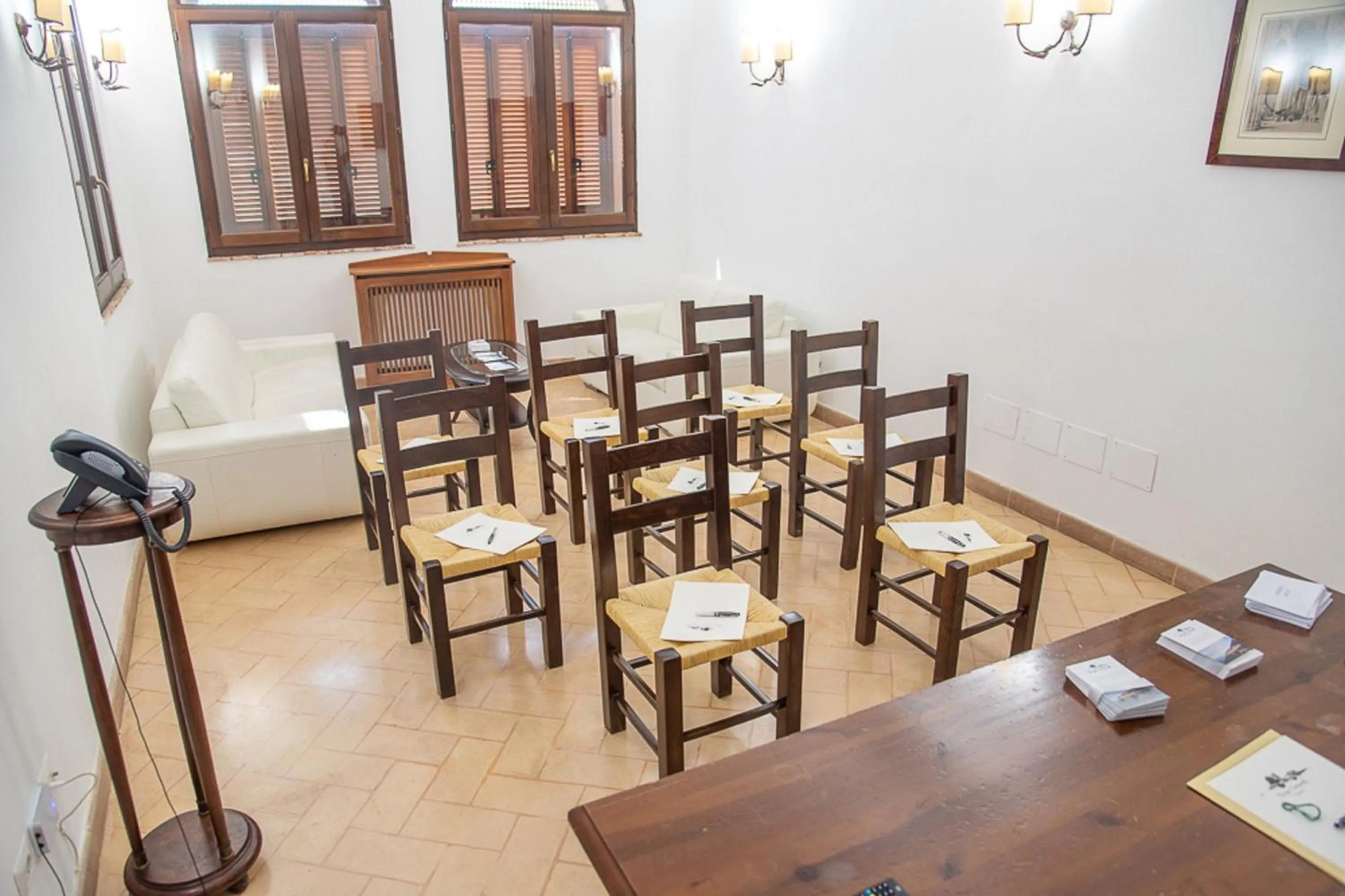 Communal lounge/ TV room in Relais Borgo Campello