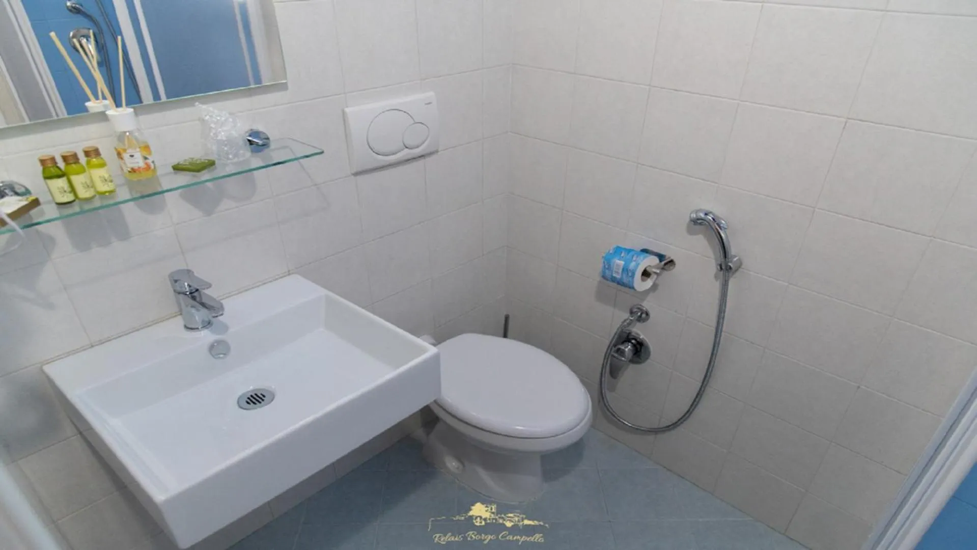 Bathroom in Relais Borgo Campello