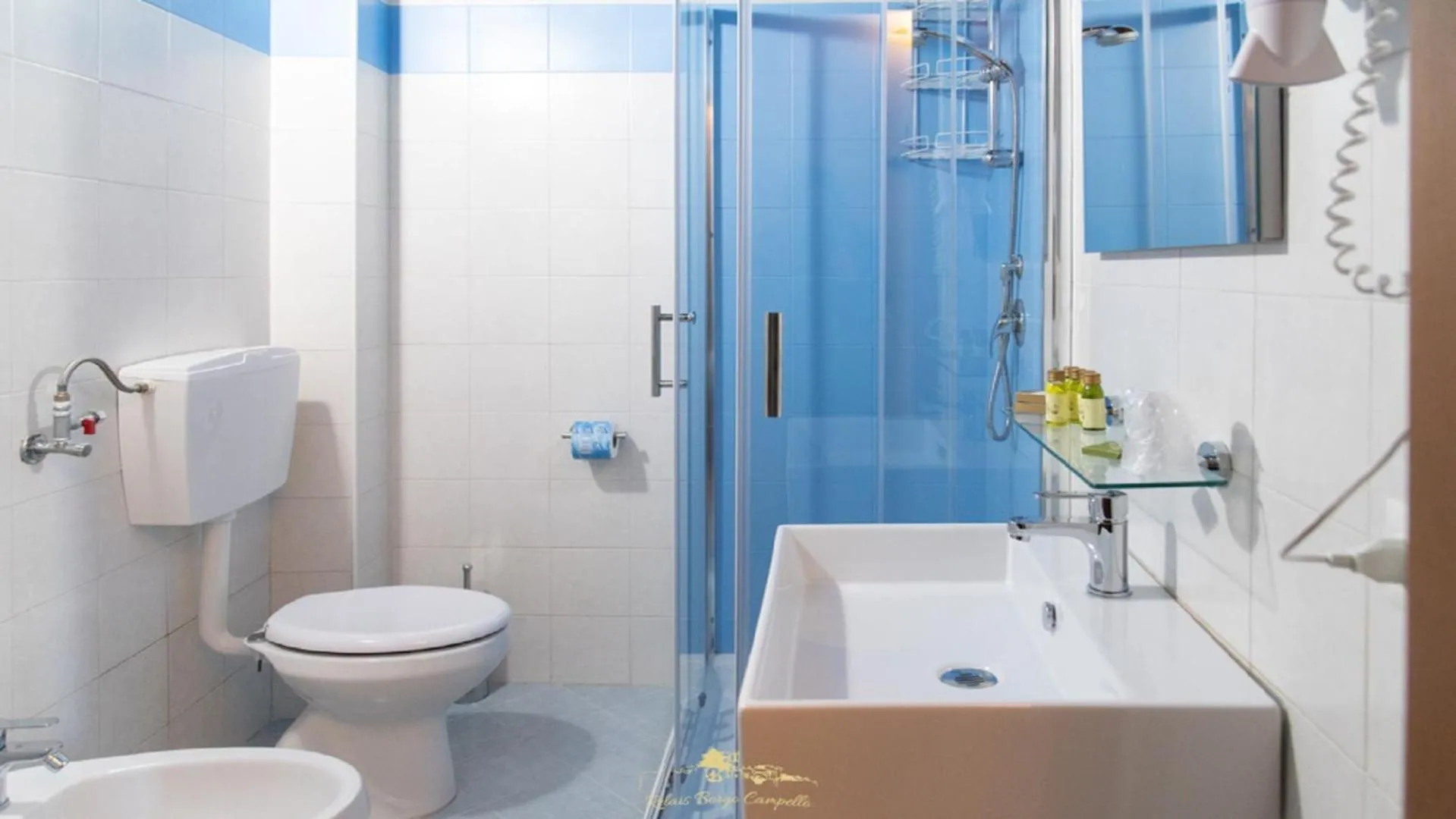 Shower in Relais Borgo Campello