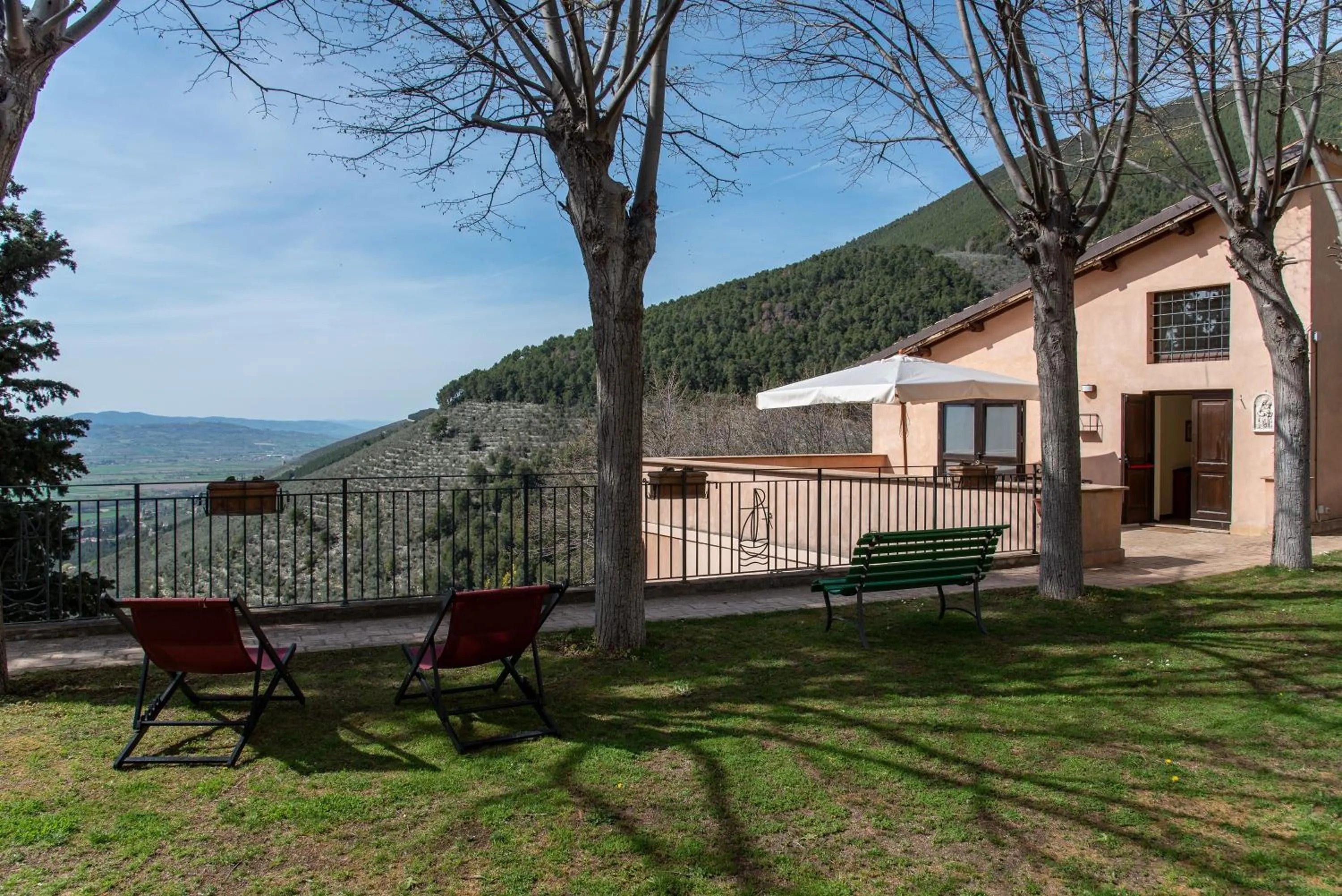 Garden in Relais Borgo Campello