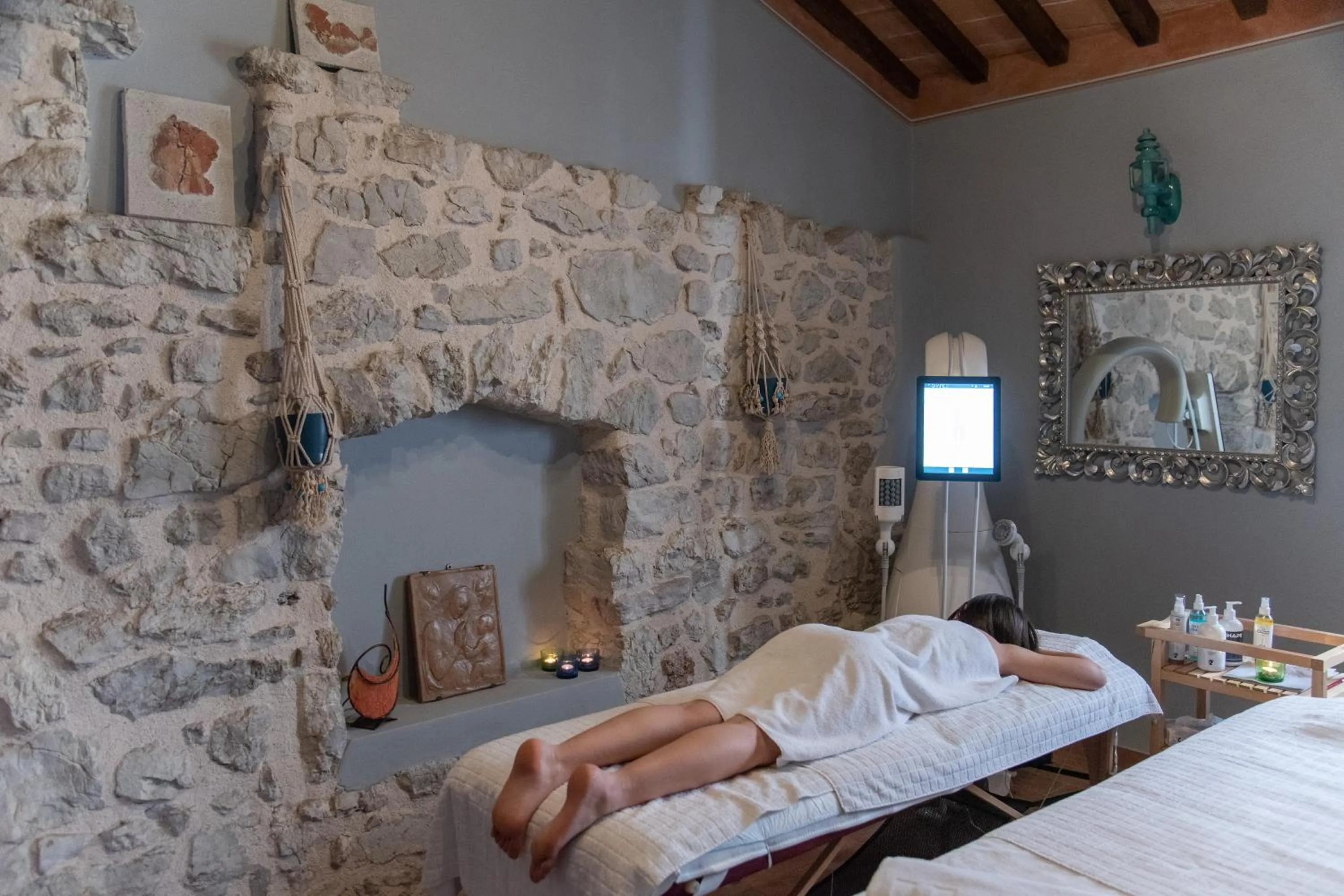 Massage in Relais Borgo Campello