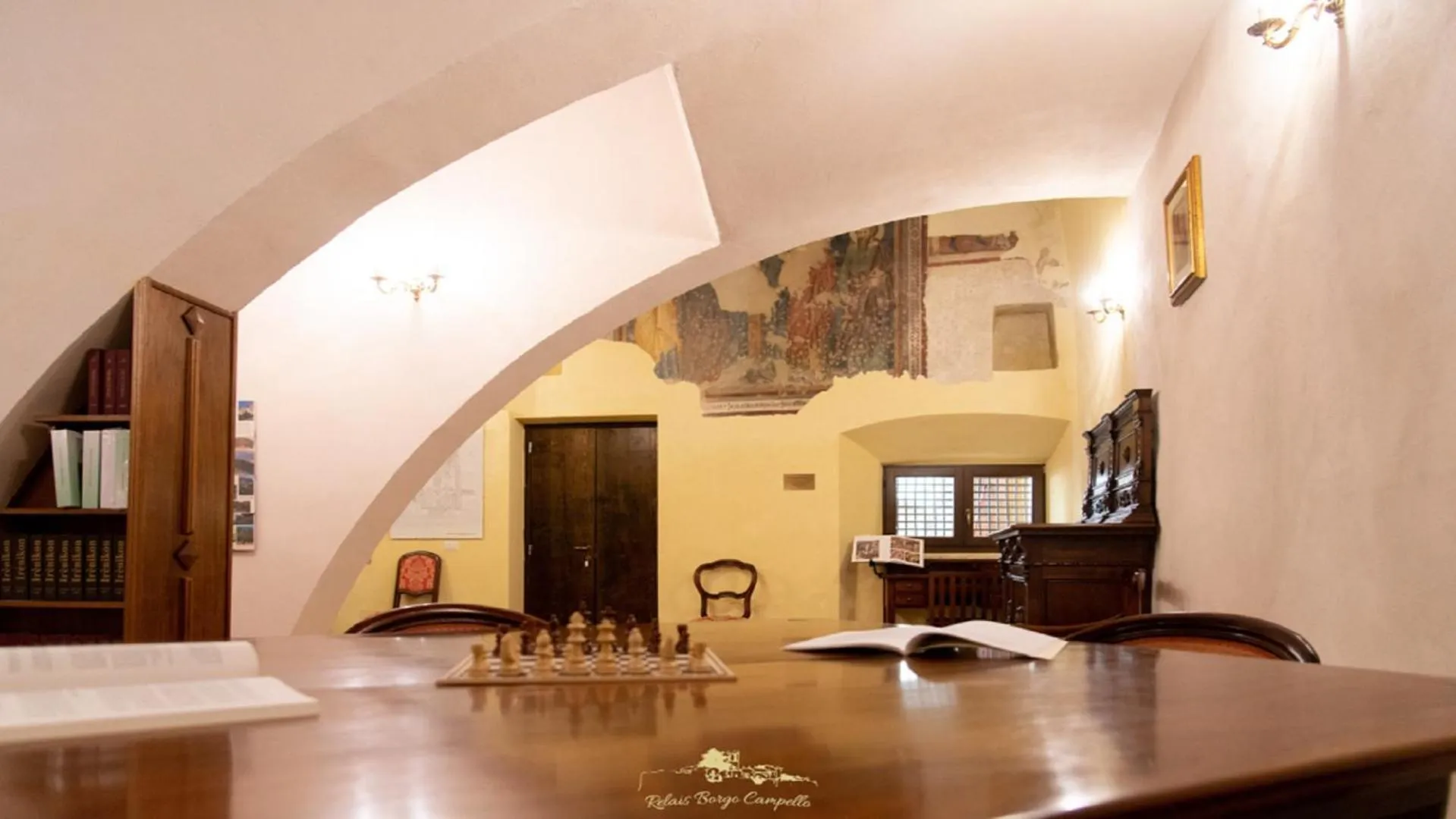 Decorative detail in Relais Borgo Campello