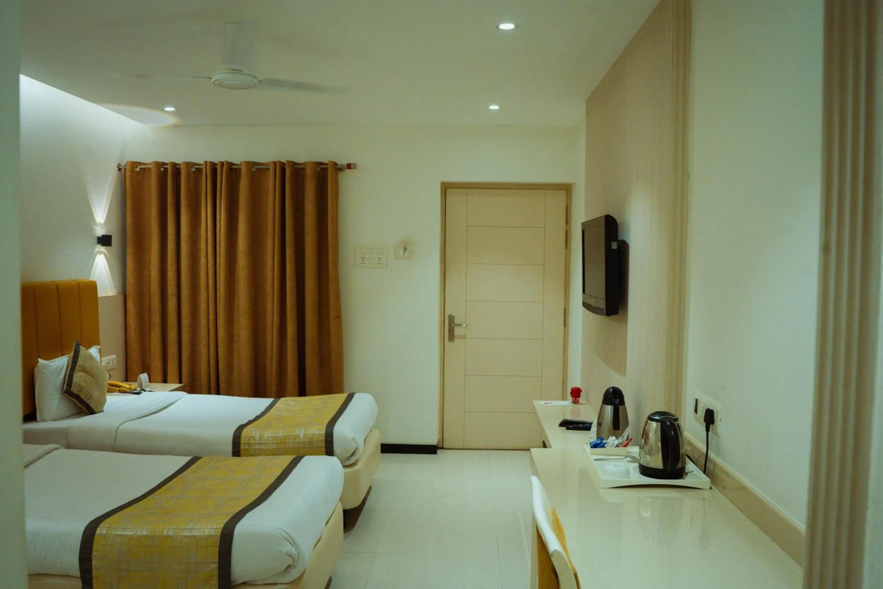 Photo of the whole room, Bed in Hotel Yatrik