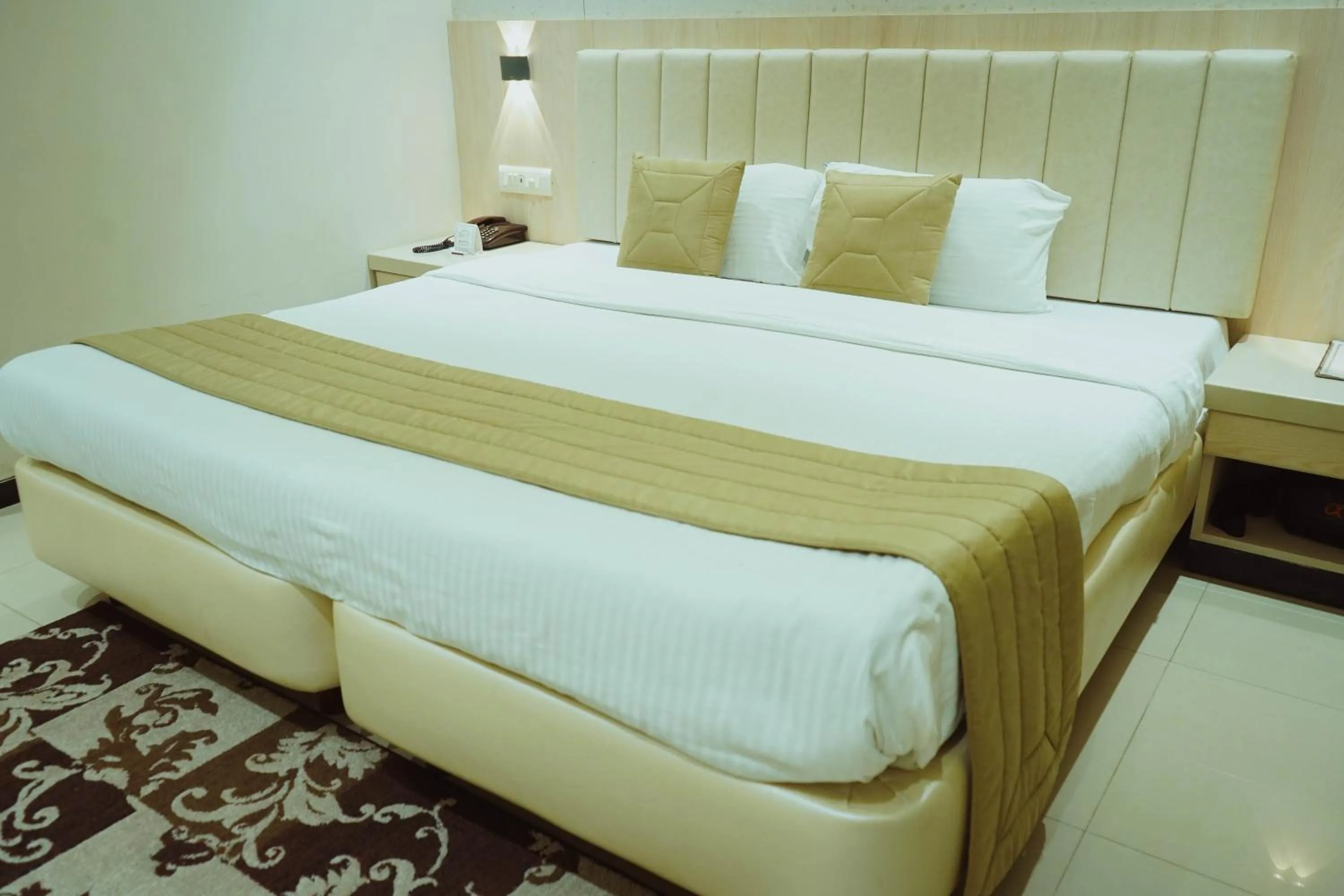 Bed in Hotel Yatrik