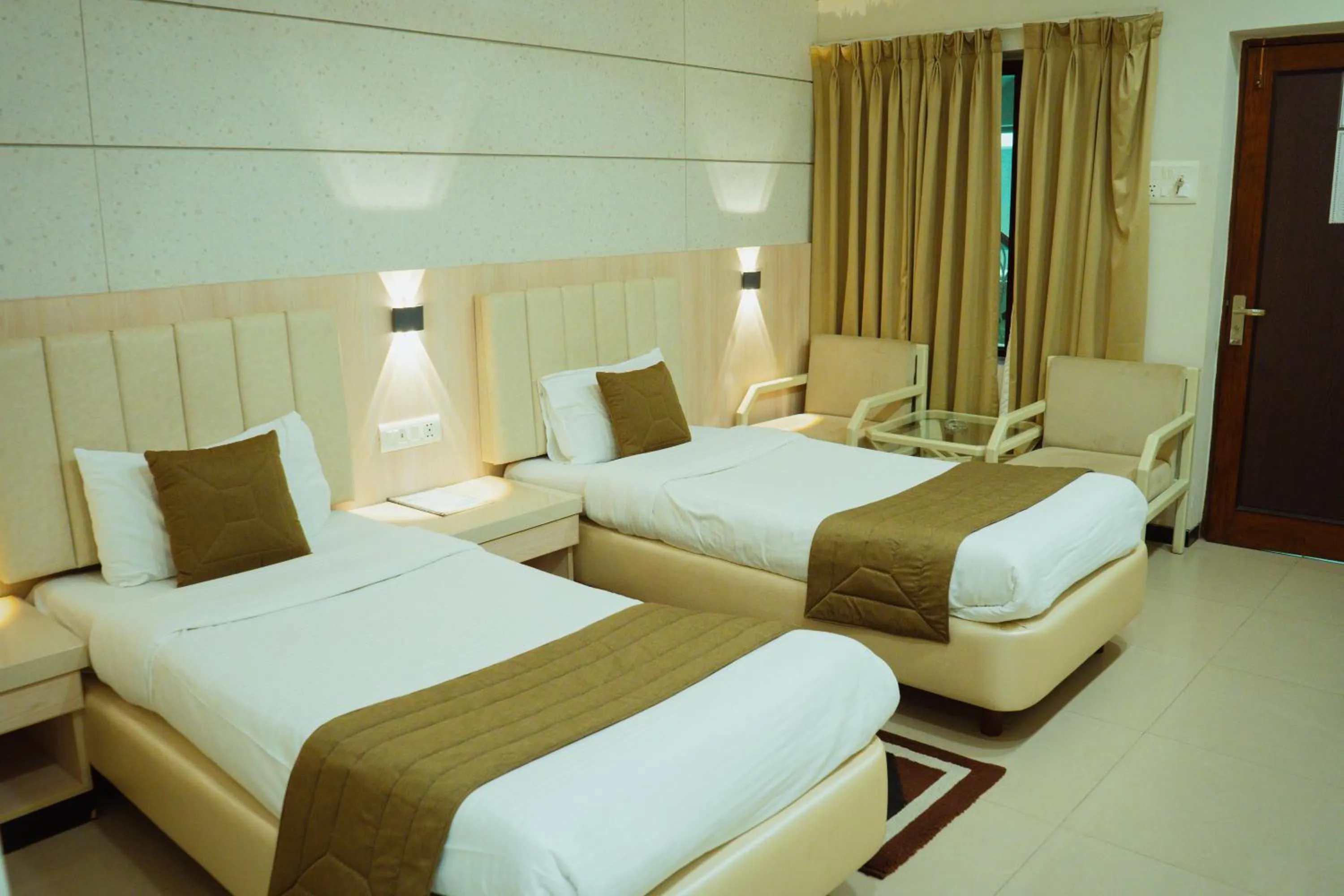 Photo of the whole room, Bed in Hotel Yatrik