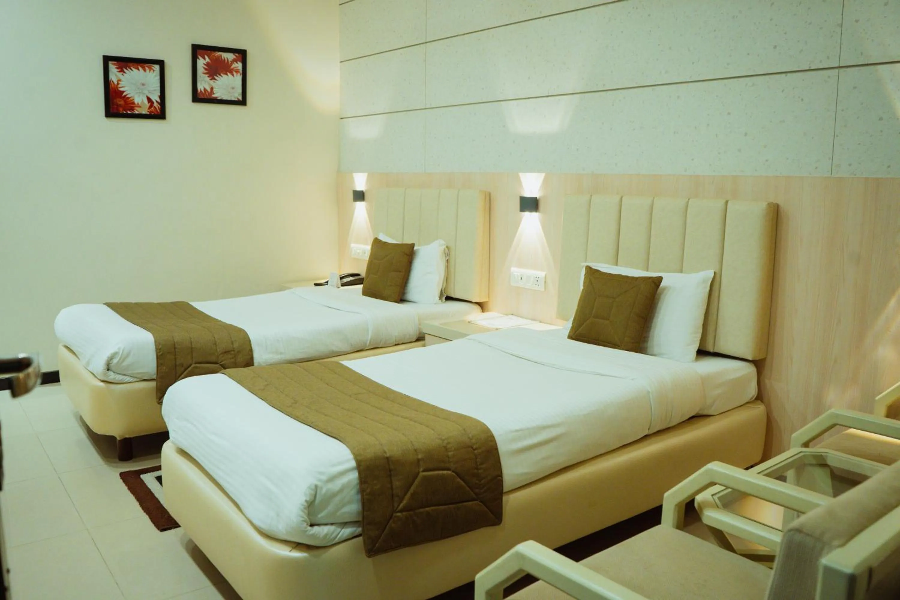 Photo of the whole room, Bed in Hotel Yatrik