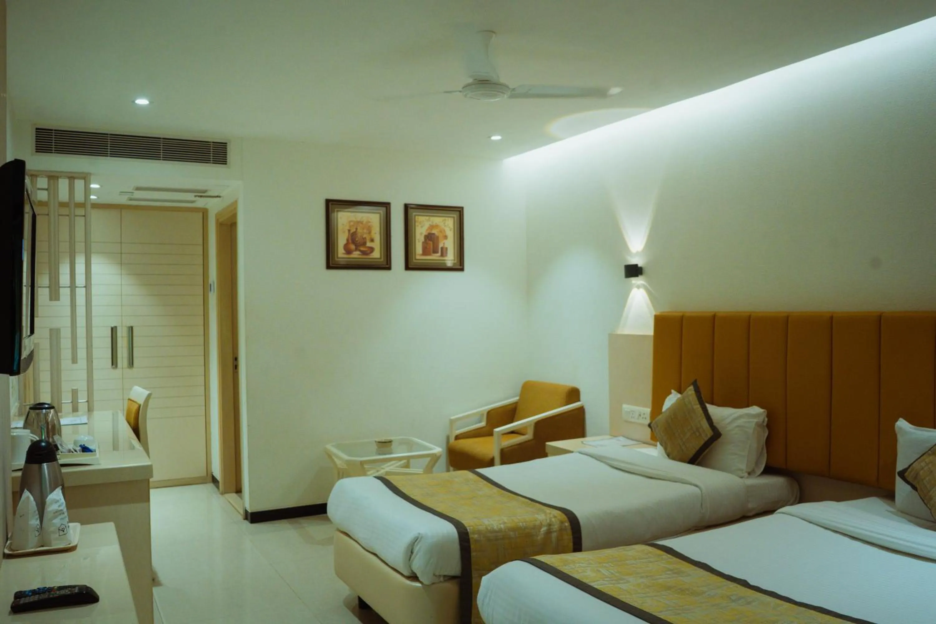 Photo of the whole room, Bed in Hotel Yatrik