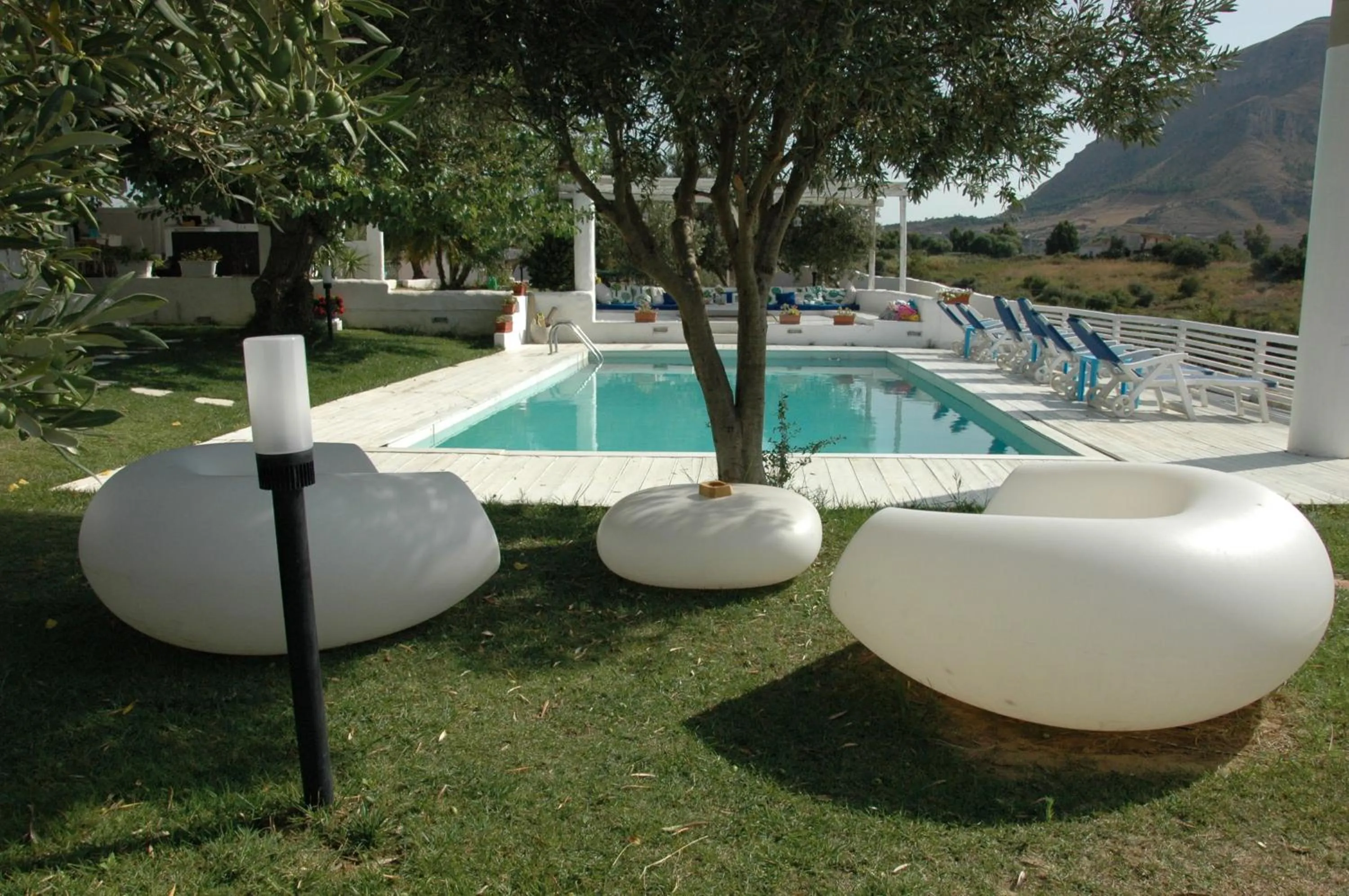 Swimming pool in B&B Scacciapensieri