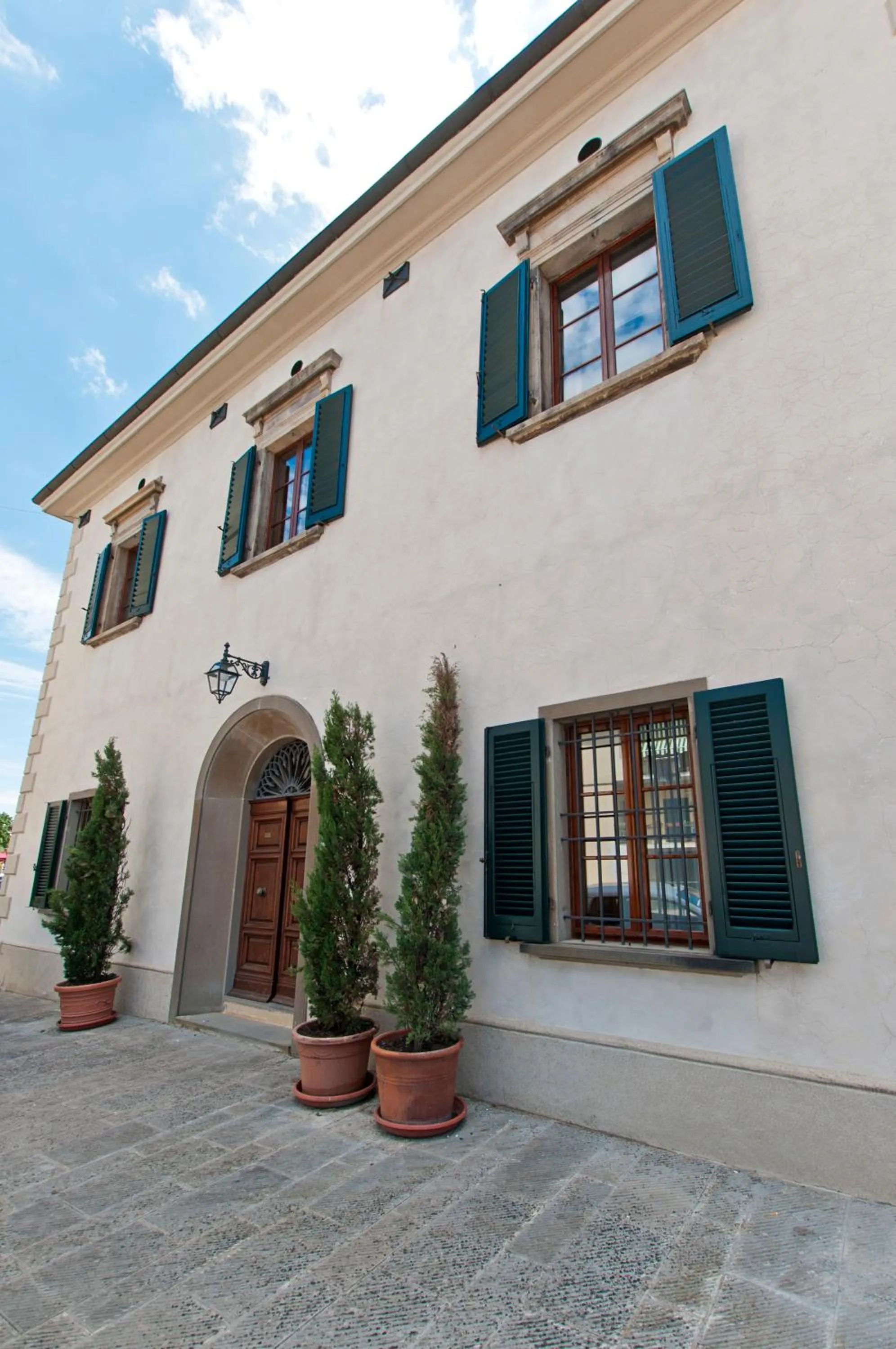 Facade/entrance in VillAmorosa