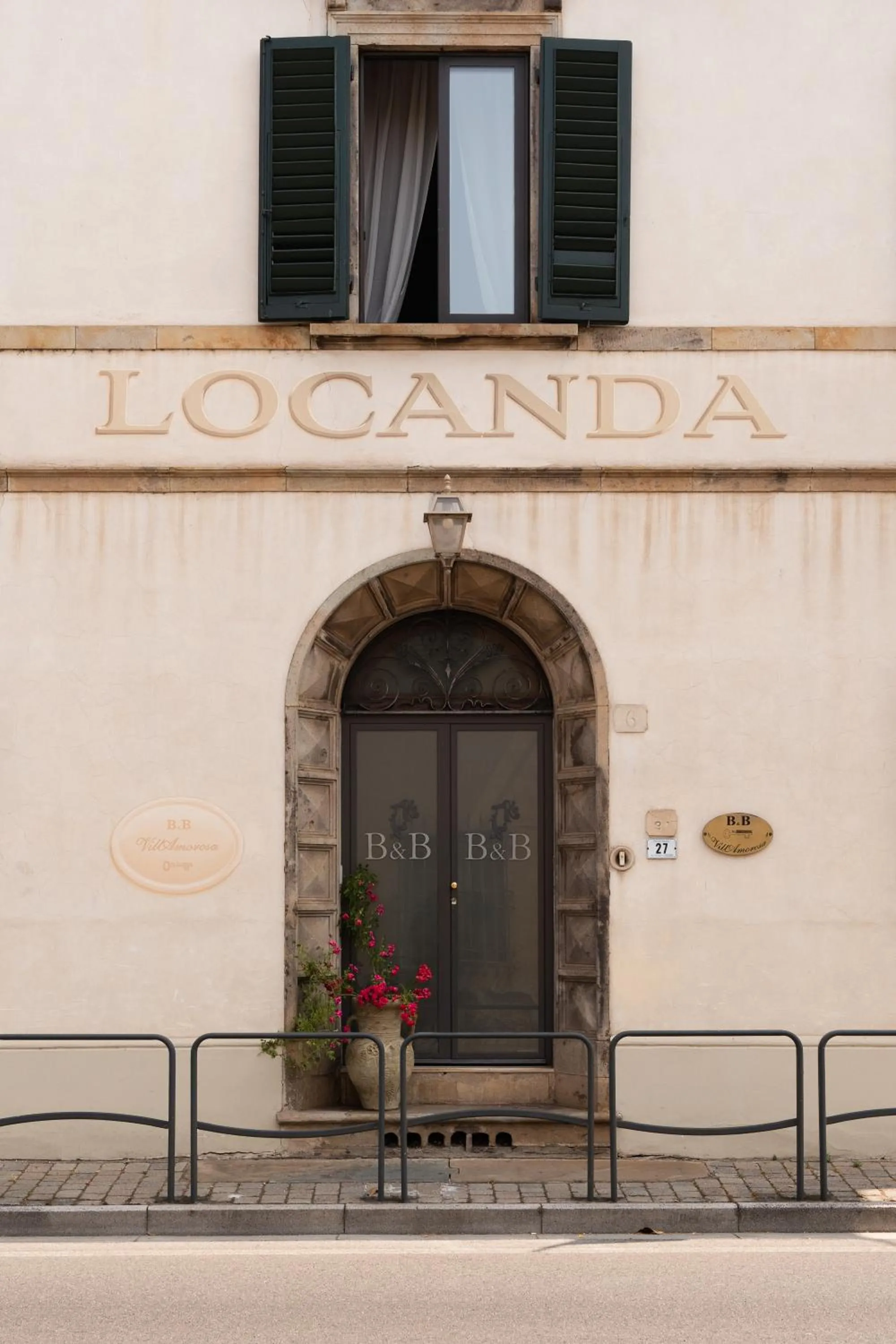 Property building in VillAmorosa