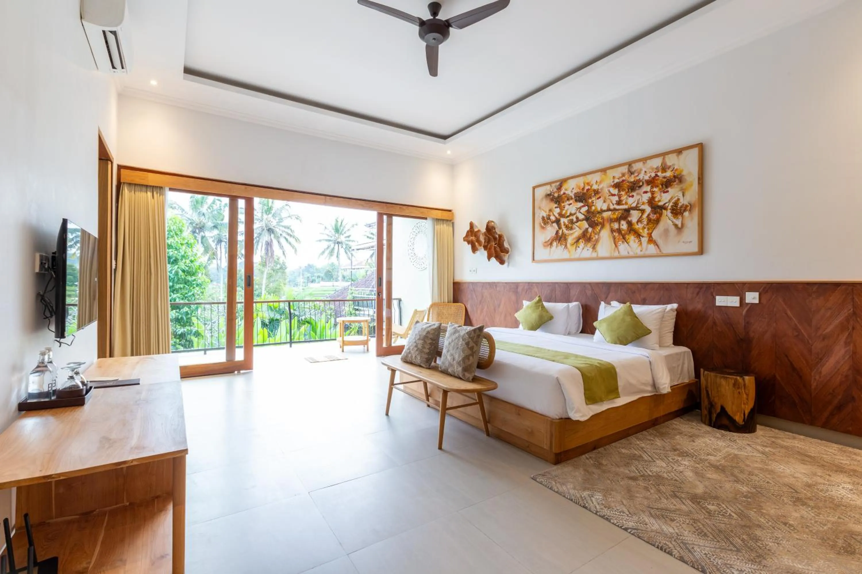 Photo of the whole room, Bed in Bije Boutique & Gallery