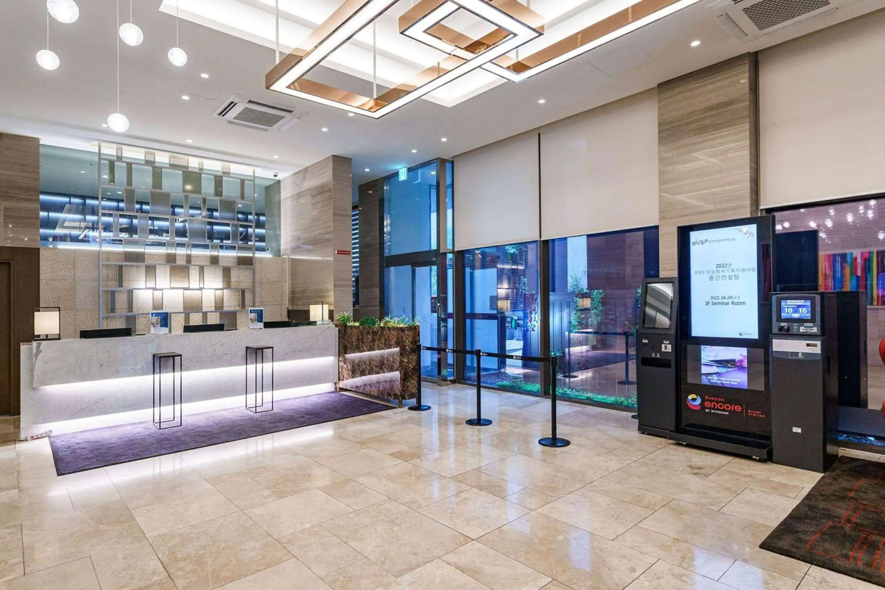 Lobby or reception in Ramada Encore by Wyndham Busan Station Lobby or reception in Ramada Encore by Wyndham Busan Station