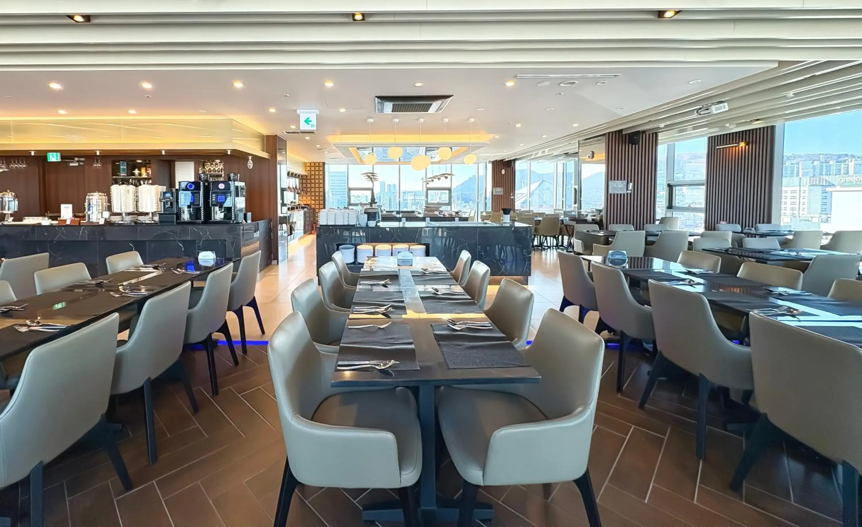Restaurant/places to eat in Ramada Encore by Wyndham Busan Station Restaurant/places to eat in Ramada Encore by Wyndham Busan Station