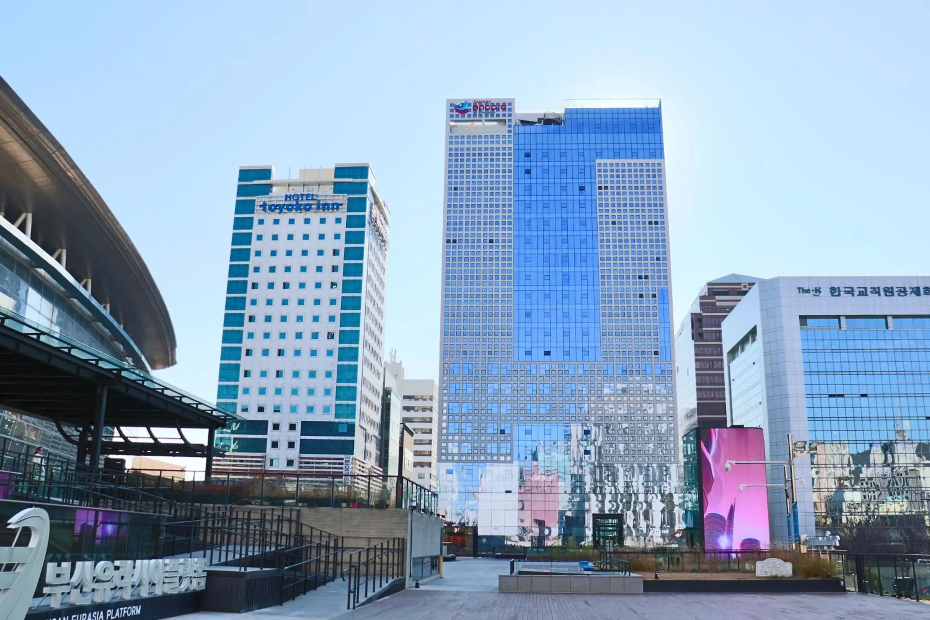 Property building in Ramada Encore by Wyndham Busan Station Property building in Ramada Encore by Wyndham Busan Station
