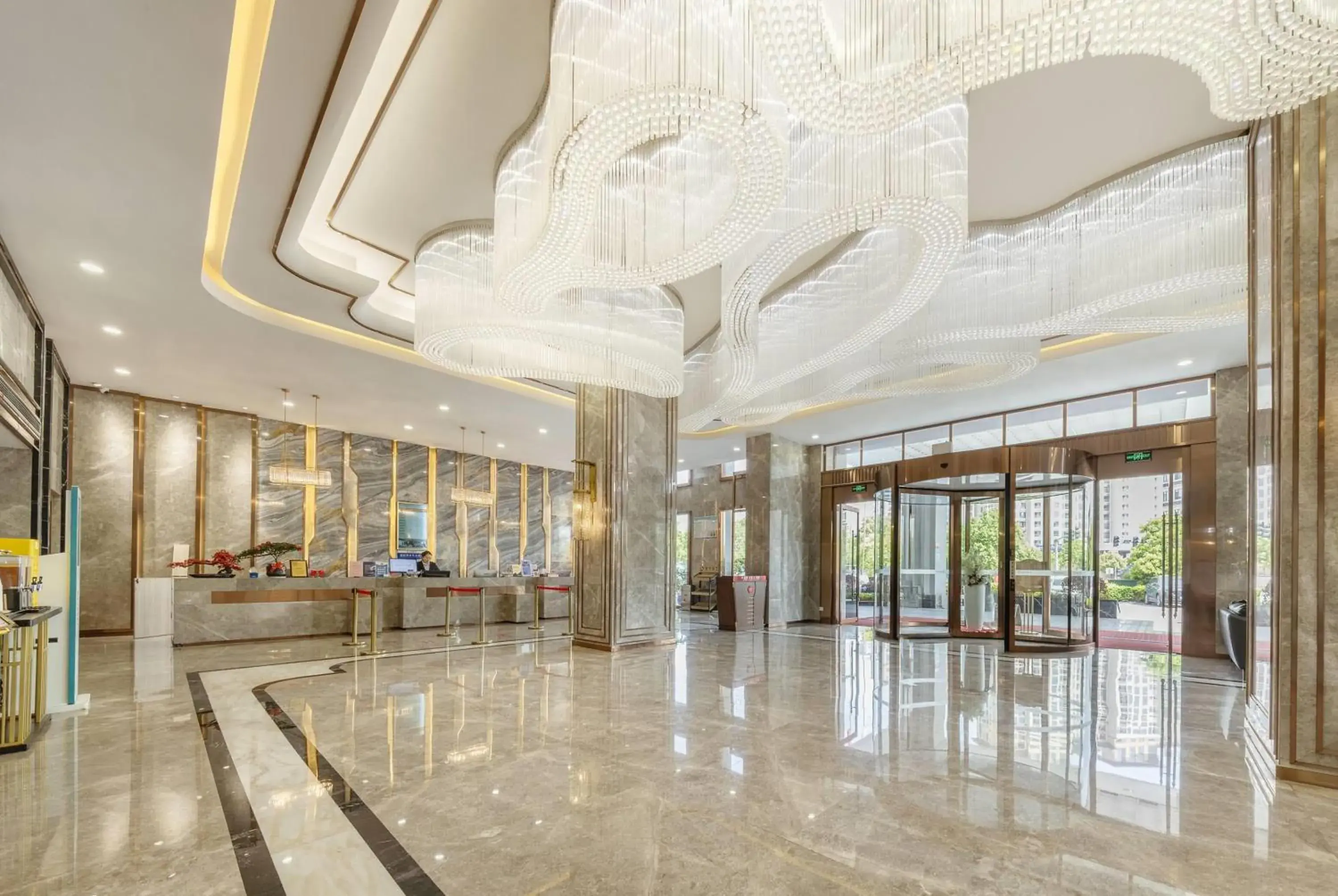 Lobby or reception in Ramada by Wyndham Zhangjiajie Lobby or reception in Ramada by Wyndham Zhangjiajie