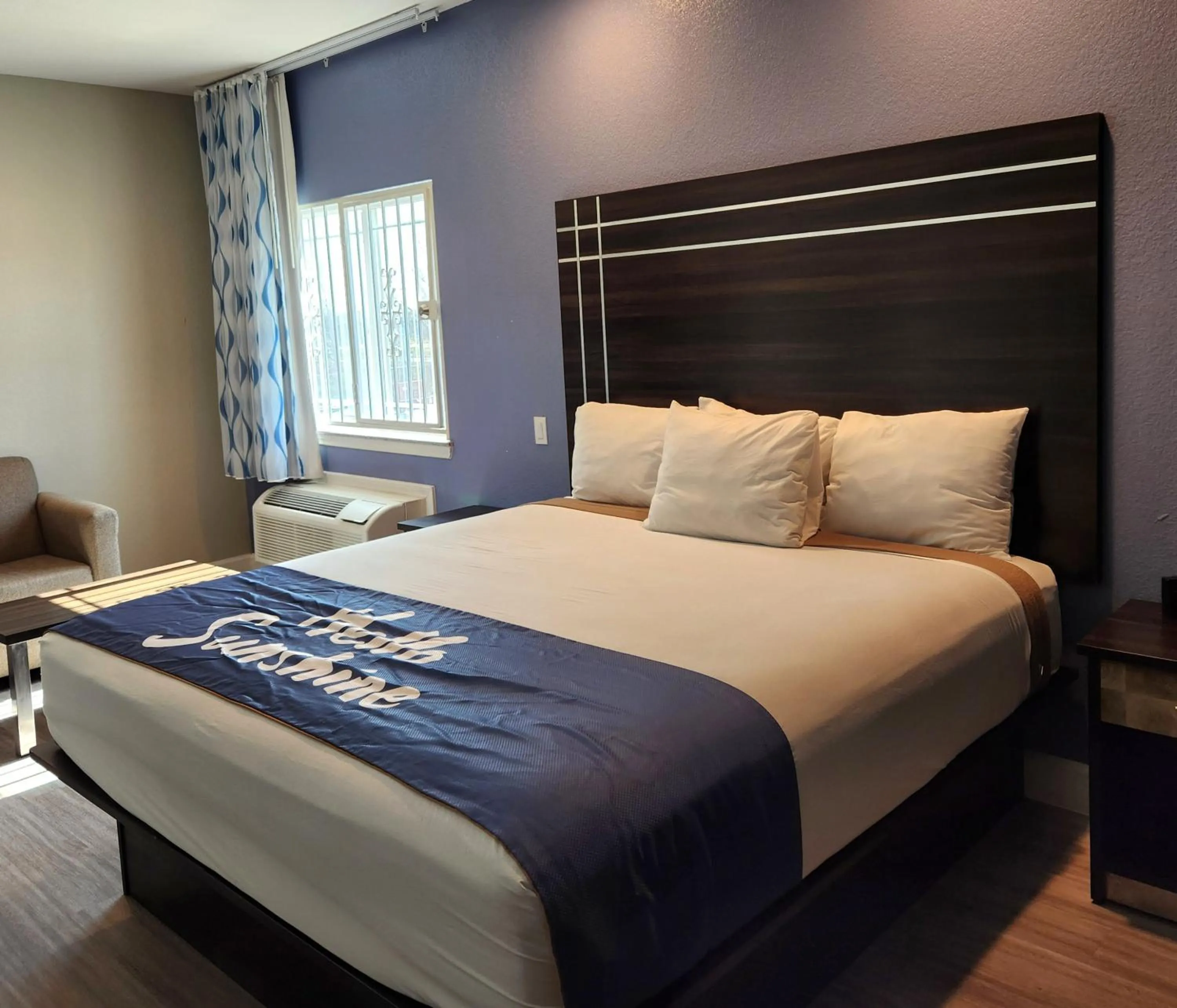 Bedroom, Bed in Days Inn & Suites by Wyndham La Porte