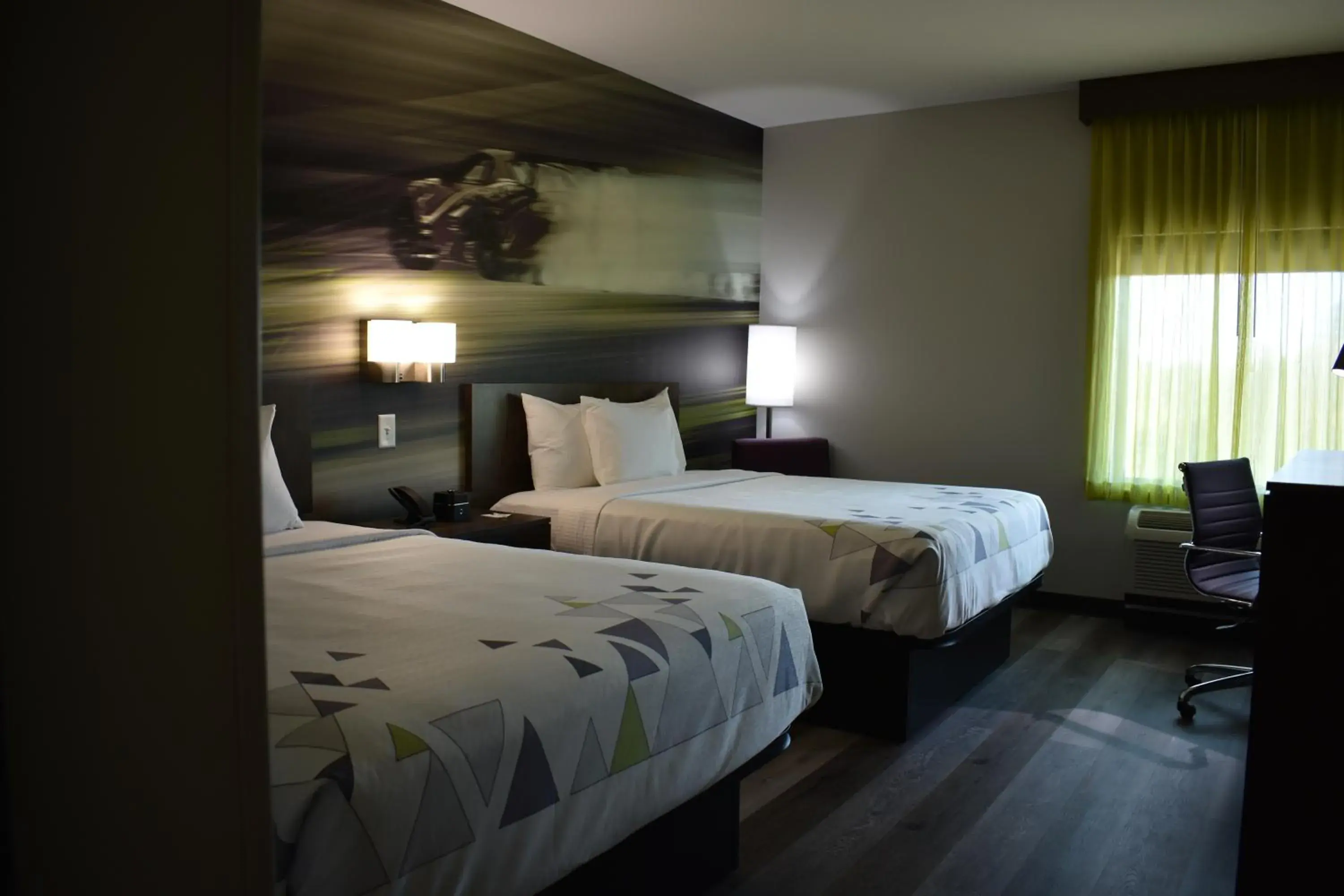 Bed in La Quinta Inn & Suites by Wyndham Braselton Bed in La Quinta Inn & Suites by Wyndham Braselton
