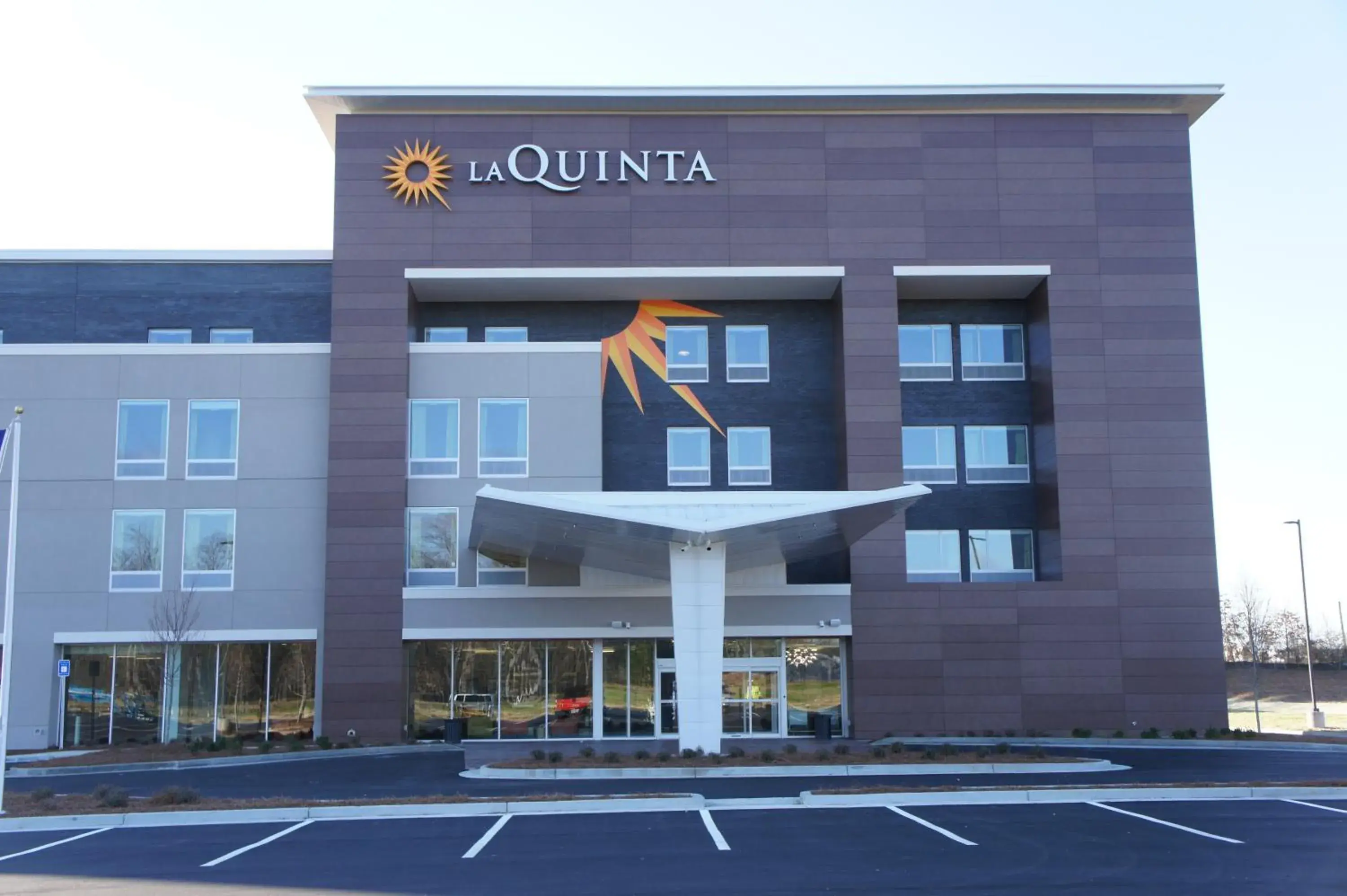 Property building in La Quinta Inn & Suites by Wyndham Braselton Property building in La Quinta Inn & Suites by Wyndham Braselton