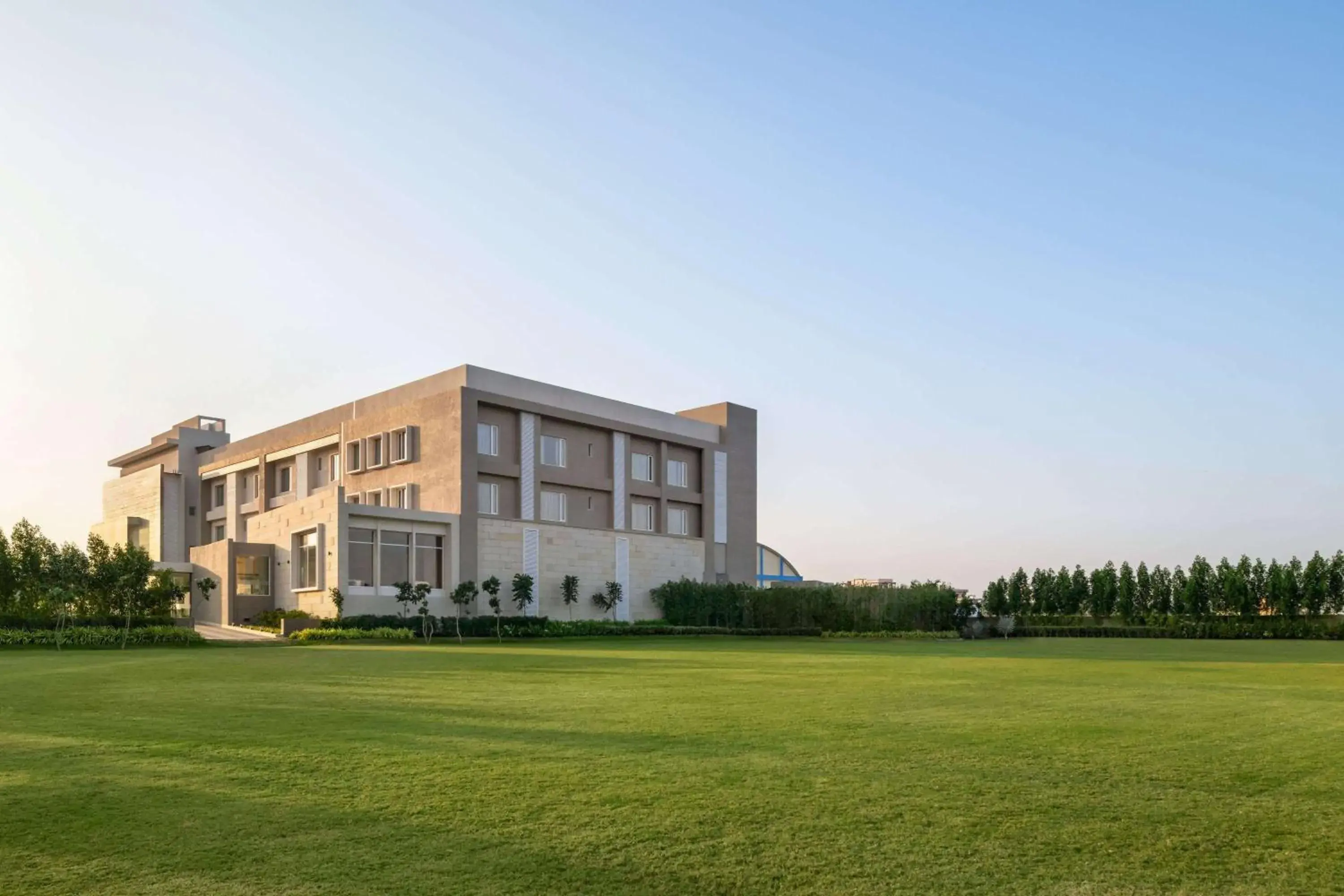 Property building in Ramada by Wyndham Gandhidham Shinay Property building in Ramada by Wyndham Gandhidham Shinay