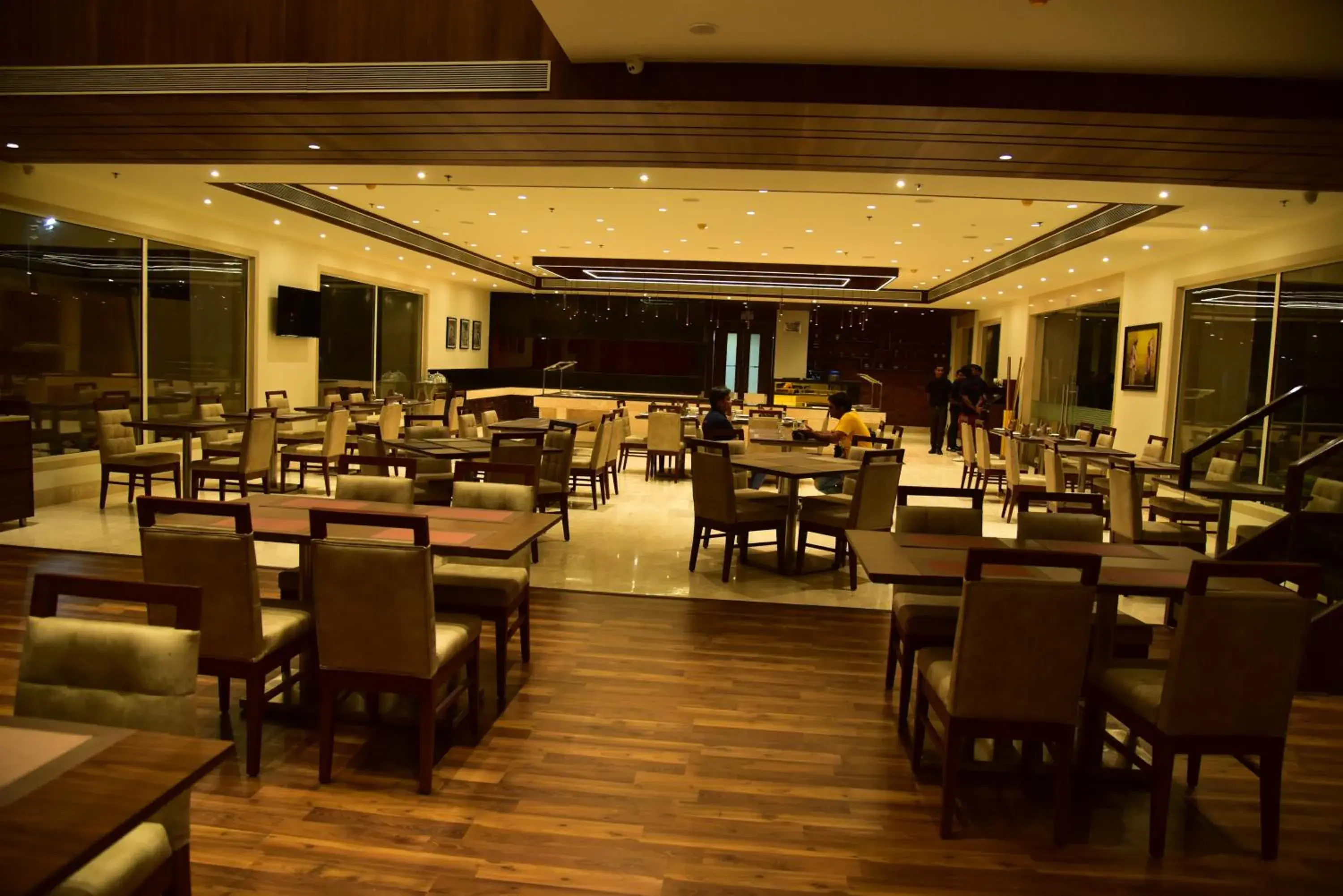 Restaurant/places to eat in Ramada by Wyndham Gandhidham Shinay Restaurant/places to eat in Ramada by Wyndham Gandhidham Shinay