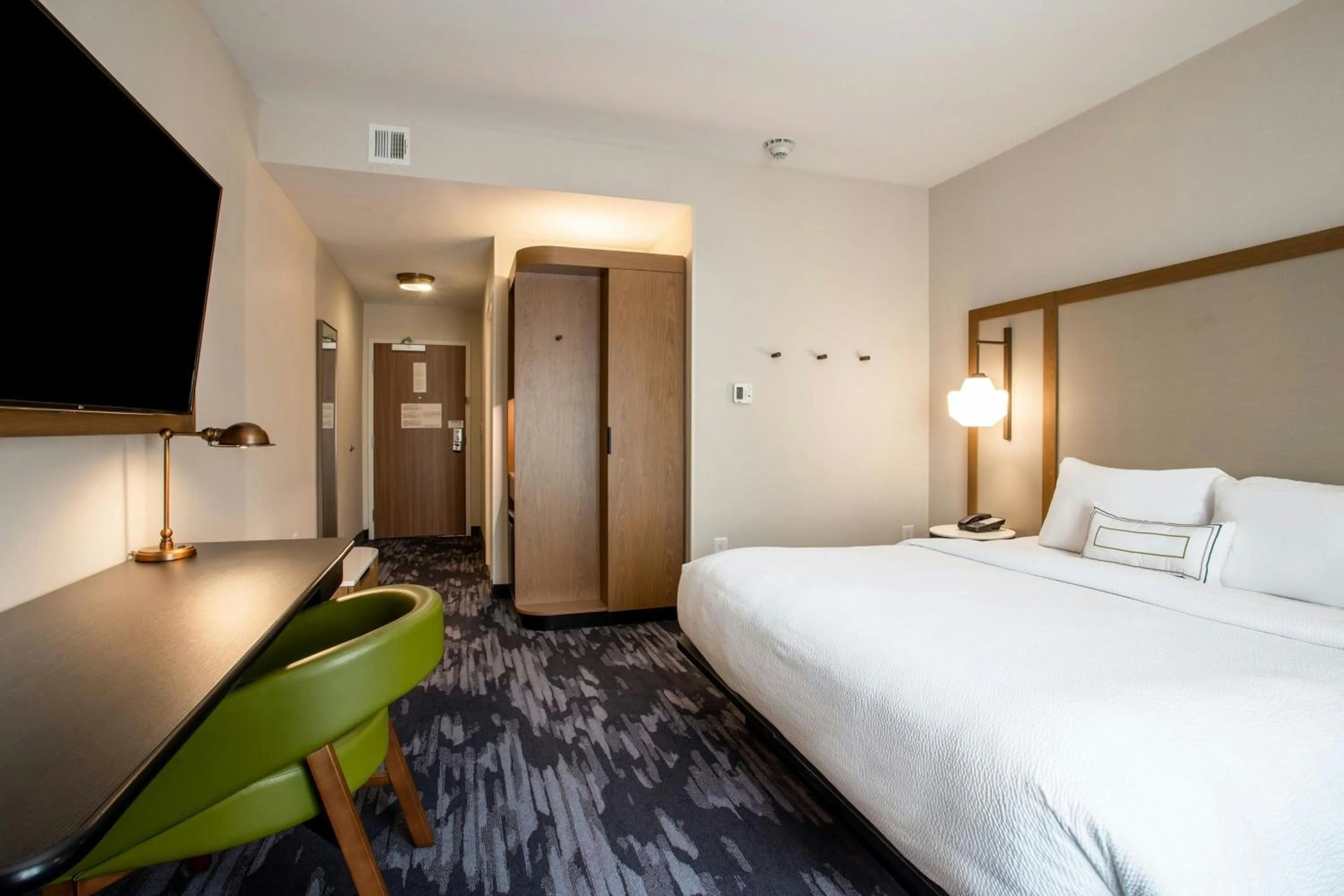 Photo of the whole room, Bed in Fairfield Inn & Suites by Marriott Greenville Spartanburg/Duncan