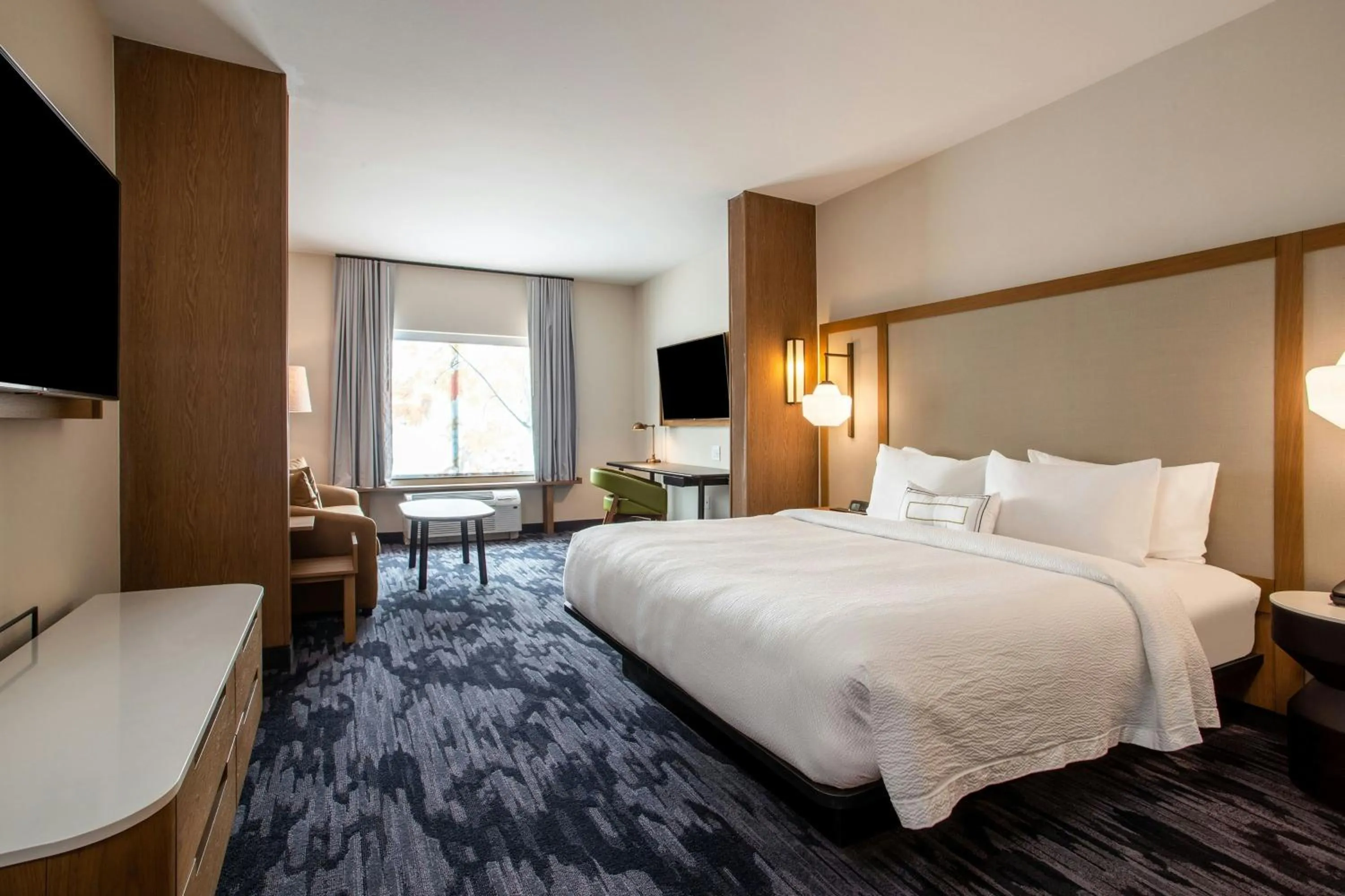 Photo of the whole room, Bed in Fairfield Inn & Suites by Marriott Greenville Spartanburg/Duncan