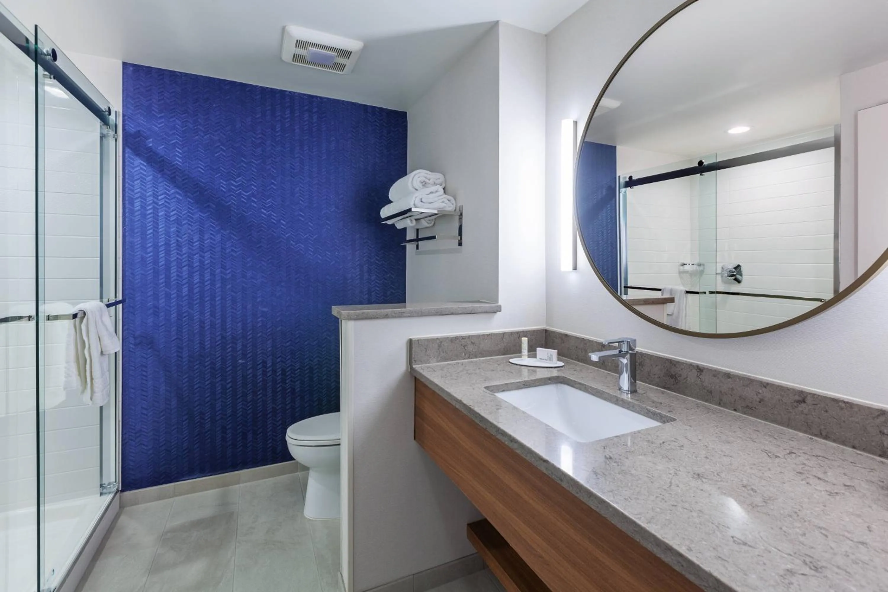 Bathroom in Fairfield Inn & Suites by Marriott Tulsa Catoosa
