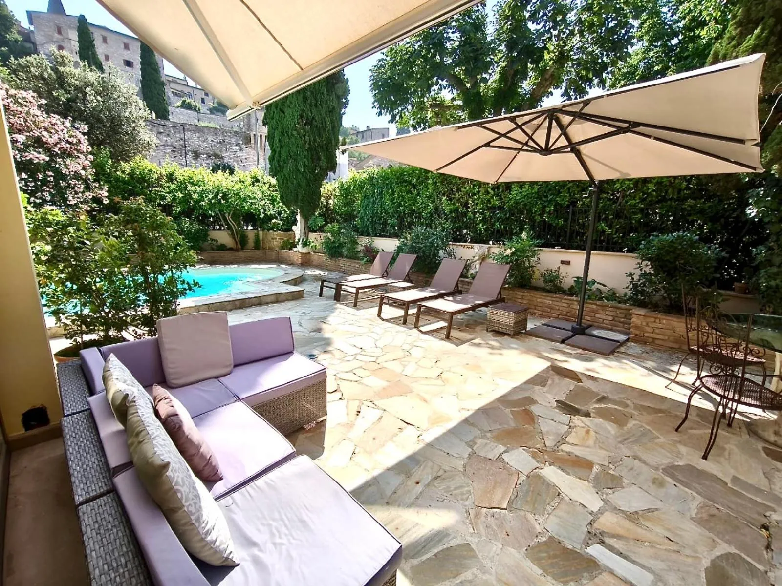 Swimming pool in Villamena