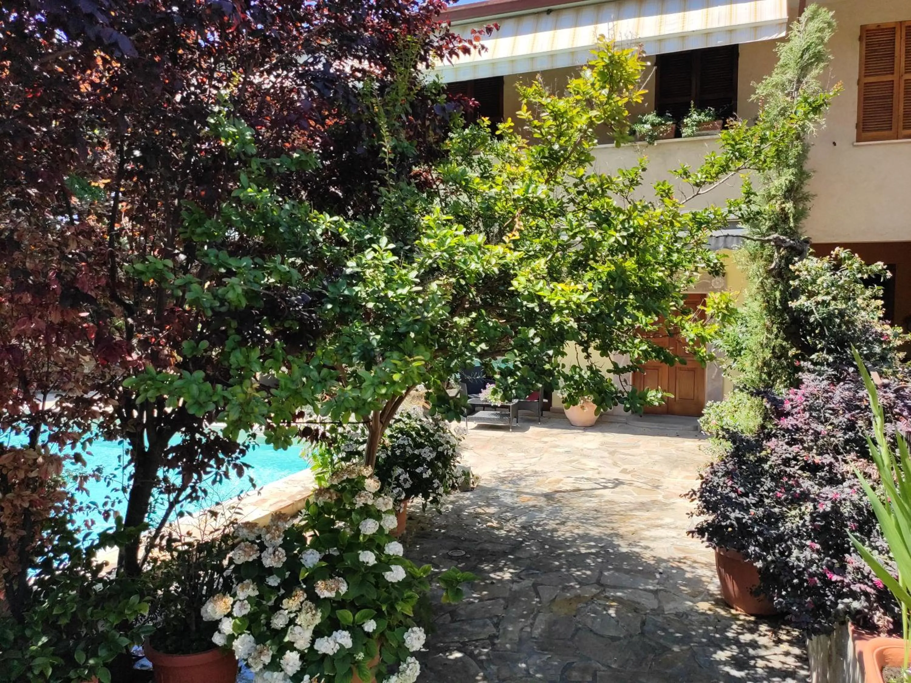 Inner courtyard view in Villamena