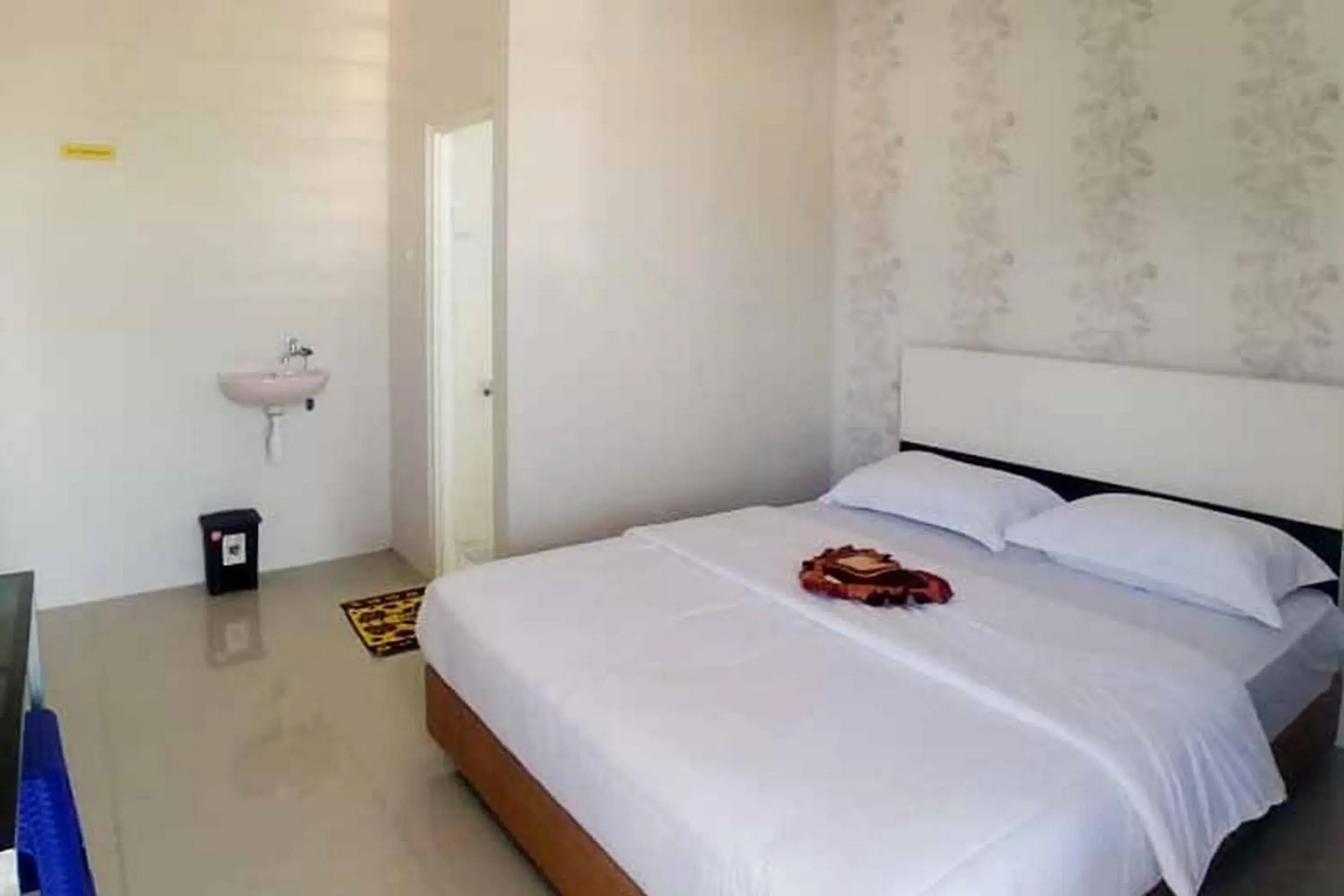 Griya Mulya near Alun Alun Batu Mitra RedDoorz Griya Mulya near Alun Alun Batu Mitra RedDoorz